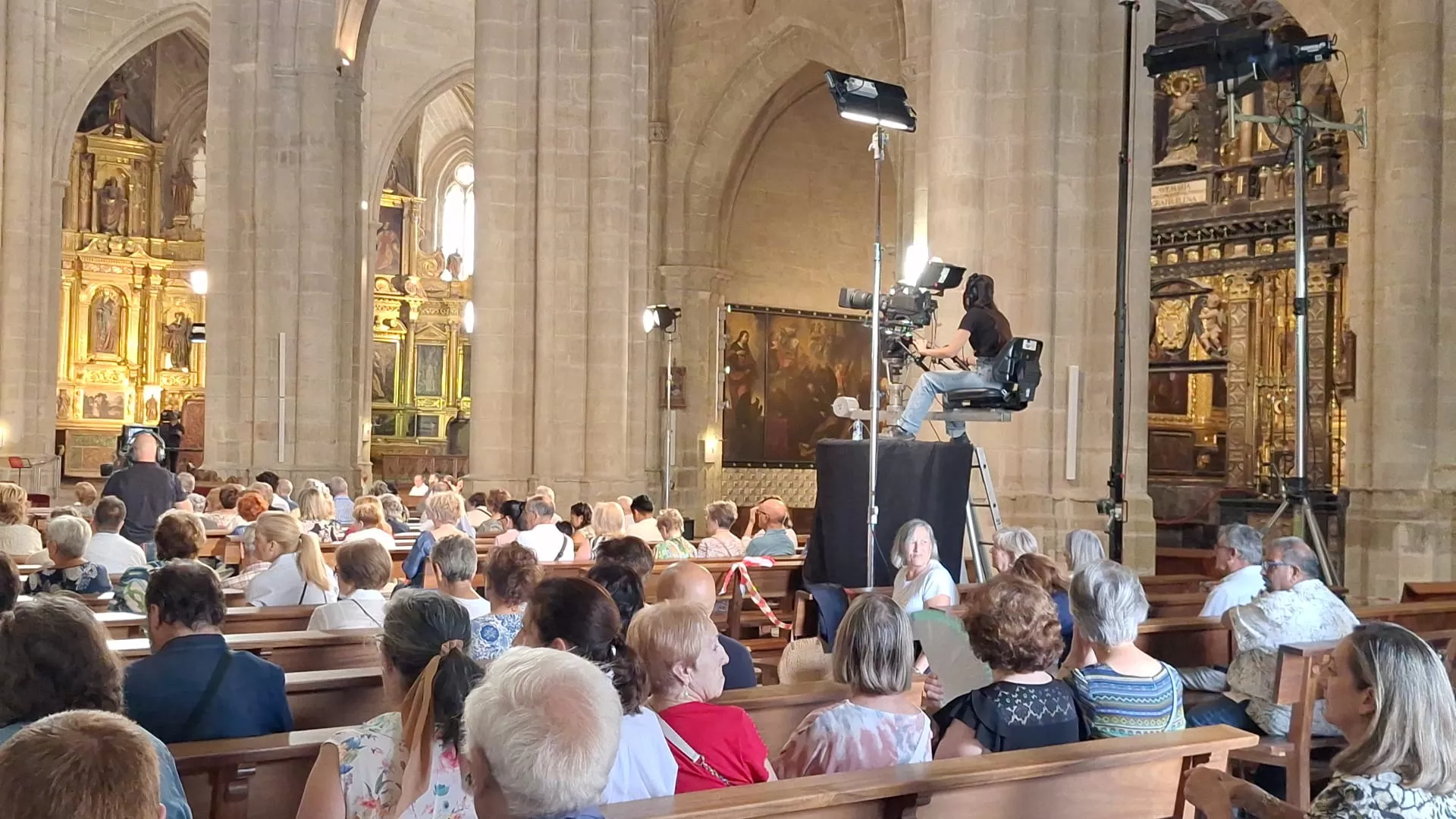 Misa retransmitida por El Día del Señor de la 2 desde la Catedral de Huesca por el Santo Cristo de los Milagros
