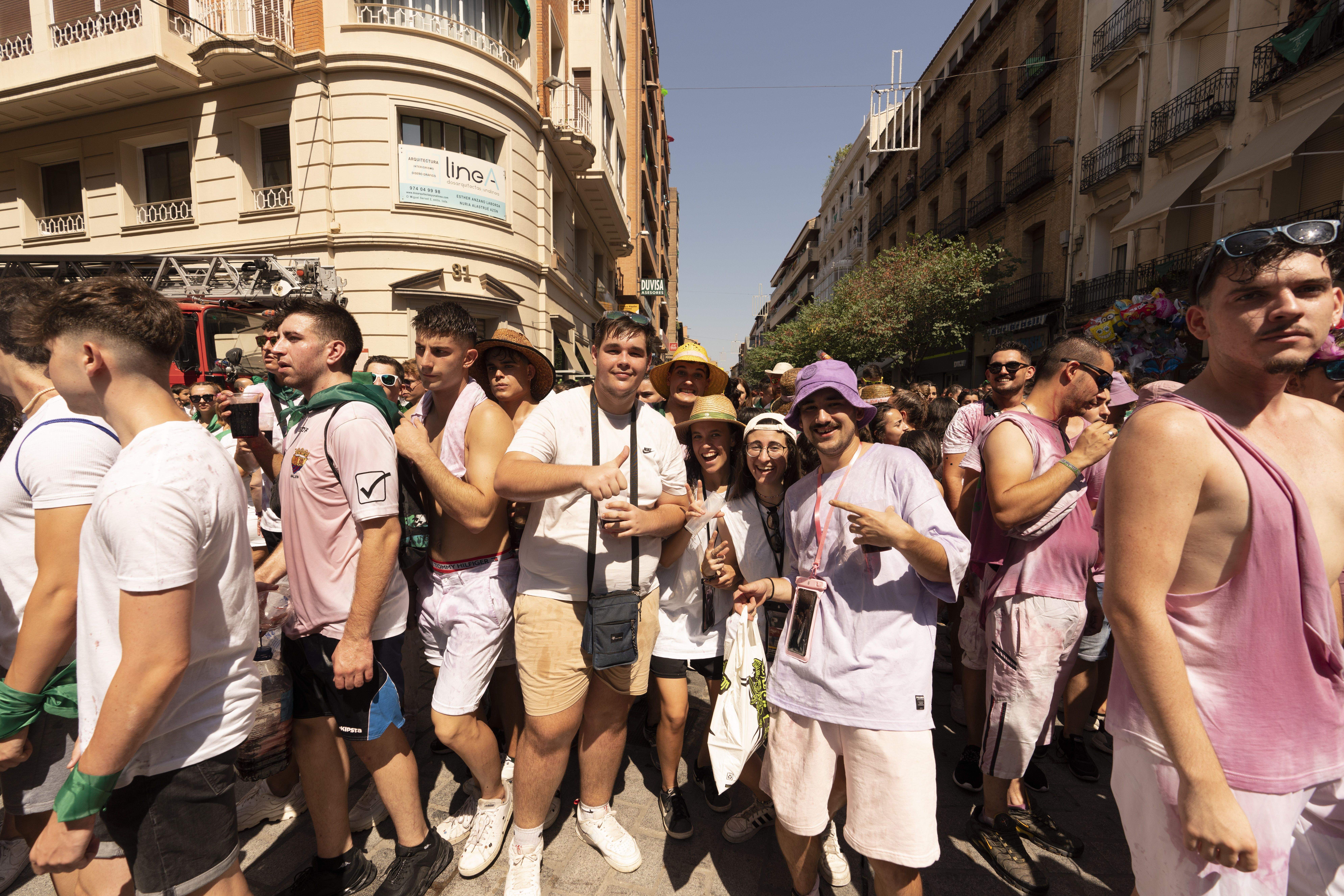   La cabalgata a su paso por el Coso Alto. Foto José Antonio Terrón