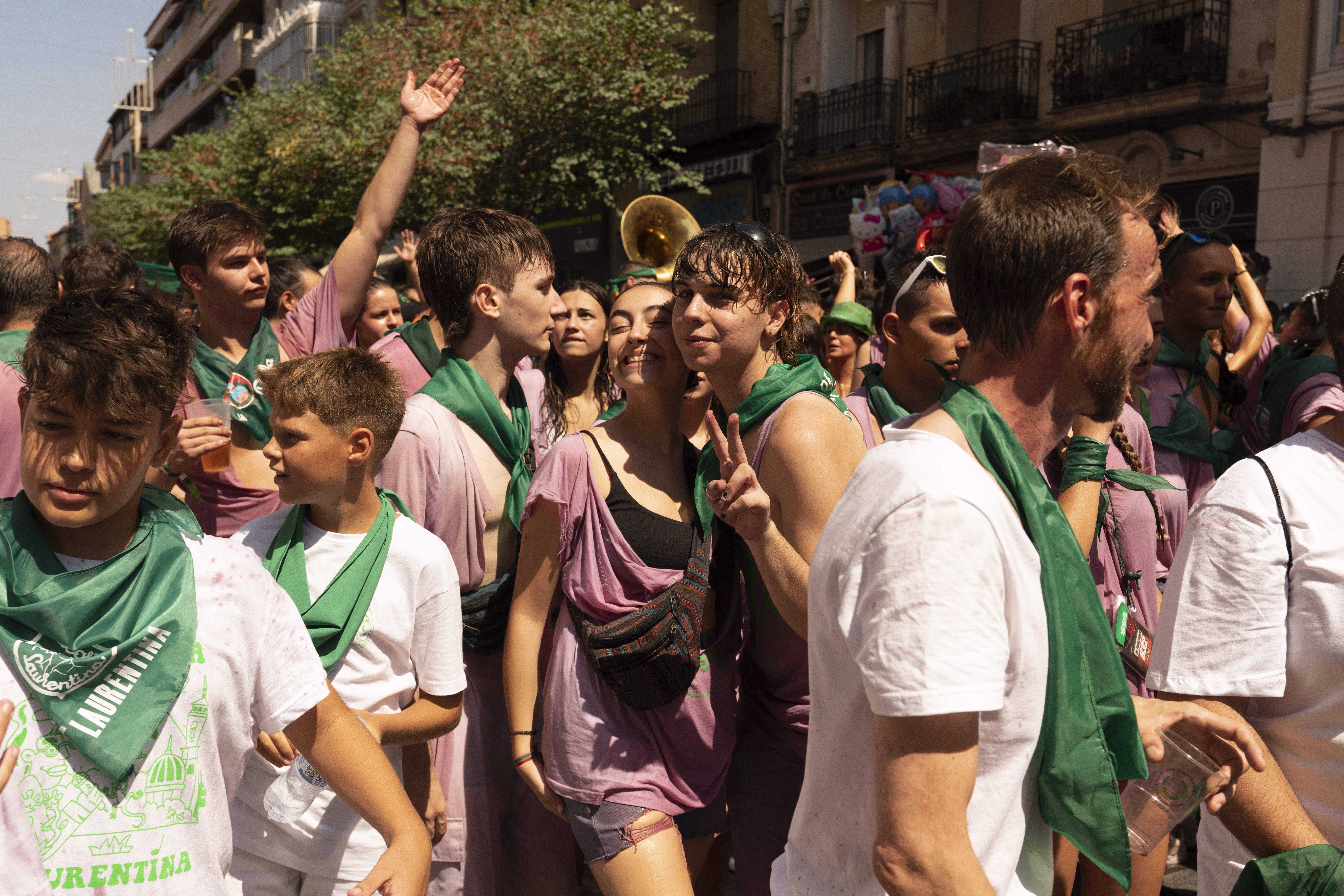   La cabalgata a su paso por el Coso Alto. Foto José Antonio Terrón