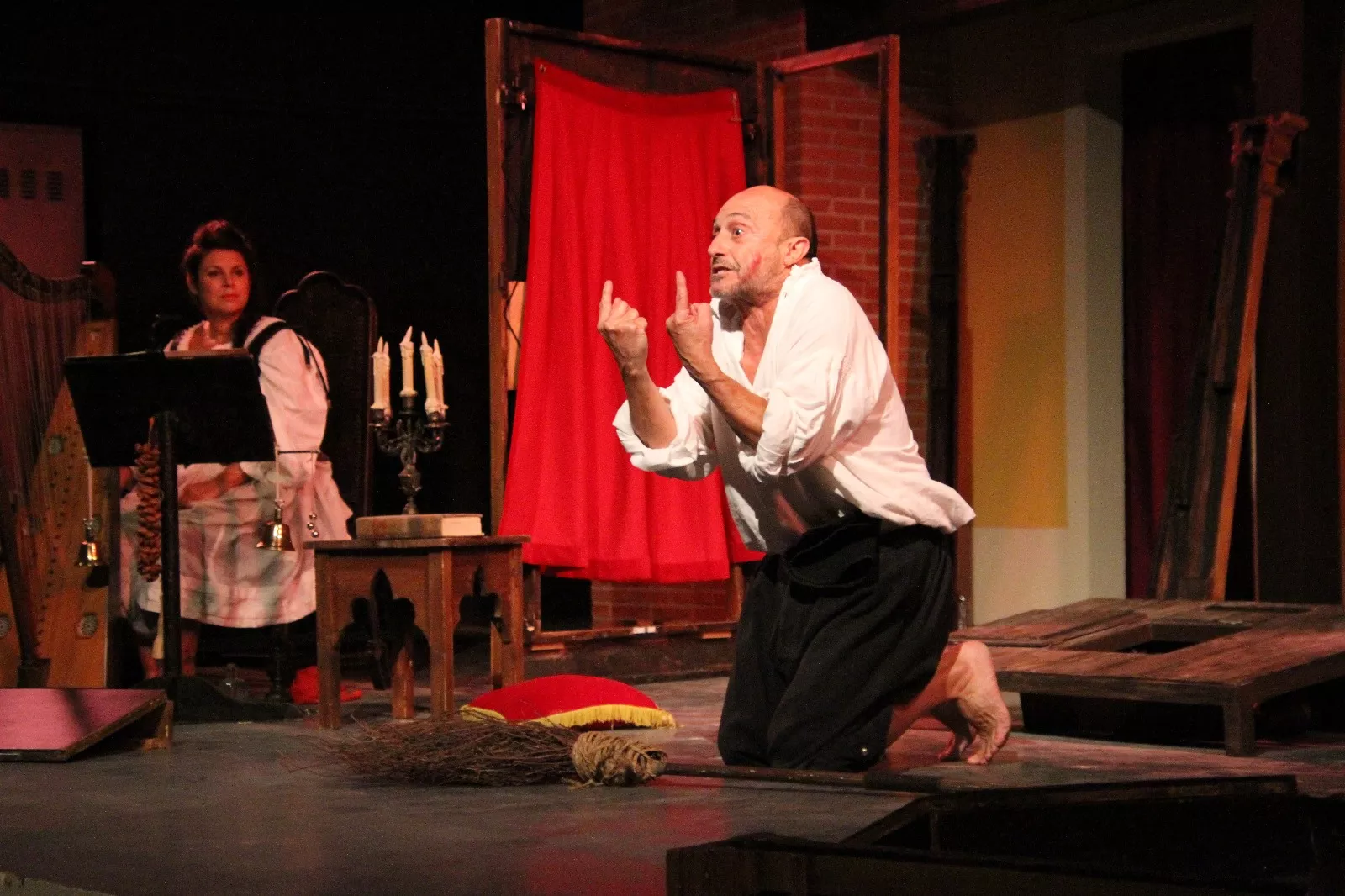 Pepe Viyuela y Sara Águeda en el Corral de Comedias de Robres. Foto Carlos Neofato