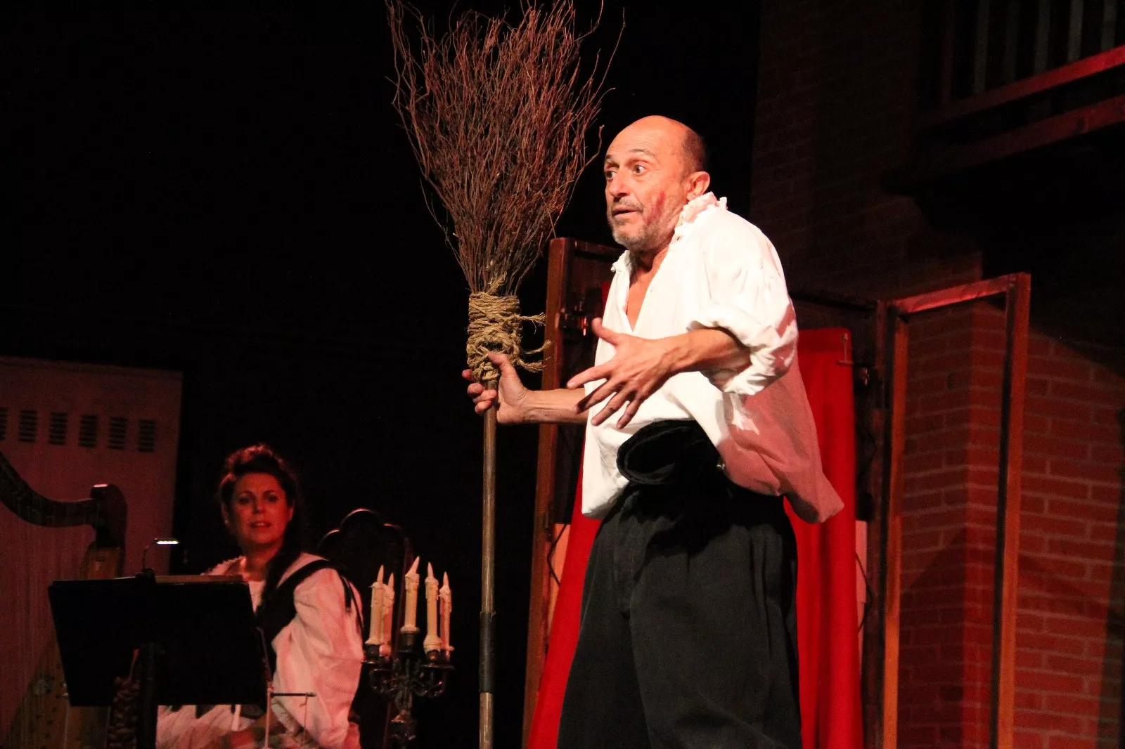 Pepe Viyuela y Sara Águeda en el Corral de Comedias de Robres. Foto Carlos Neofato