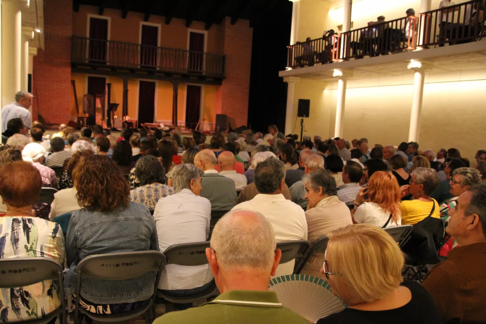 Pepe Viyuela y Sara Águeda en el Corral de Comedias de Robres. Foto Carlos Neofato