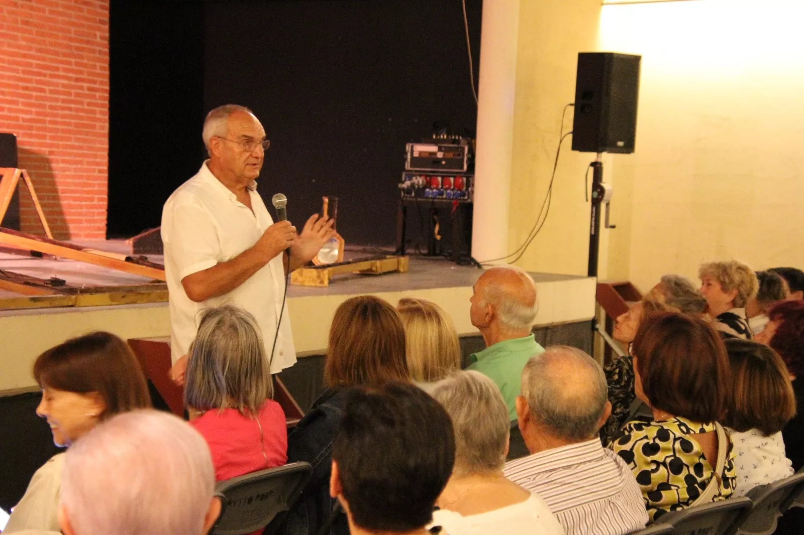 Pepe Viyuela y Sara Águeda en el Corral de Comedias de Robres. Foto Carlos Neofato