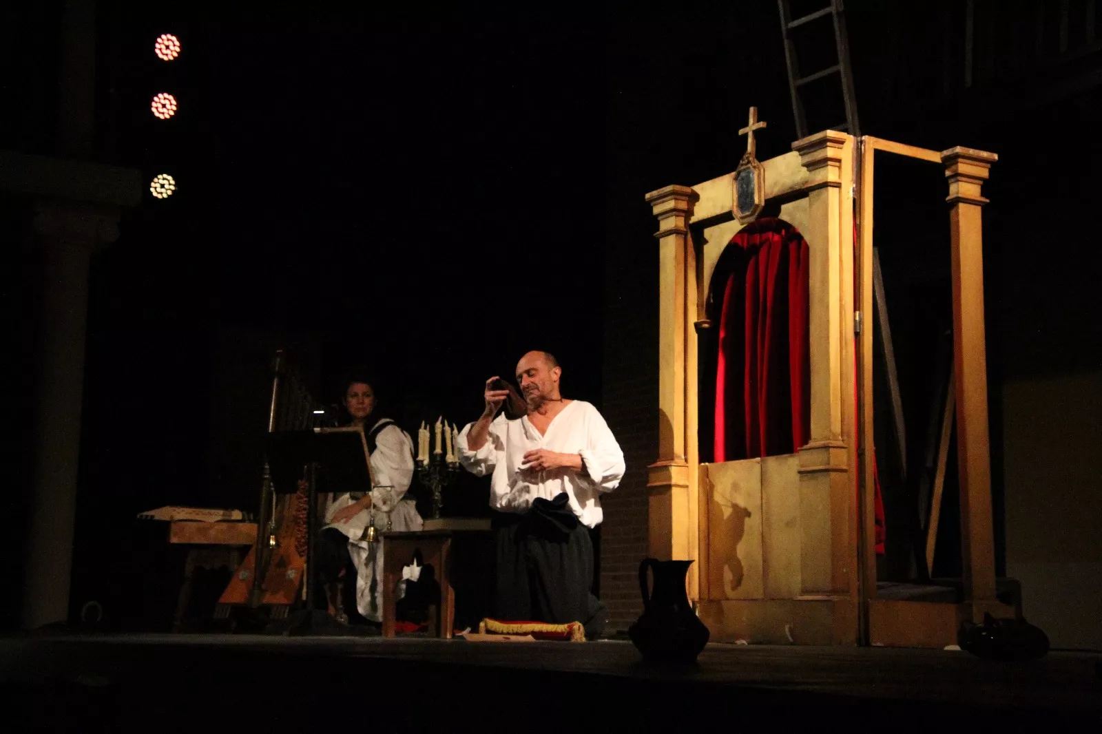 Pepe Viyuela y Sara Águeda en el Corral de Comedias de Robres. Foto Carlos Neofato