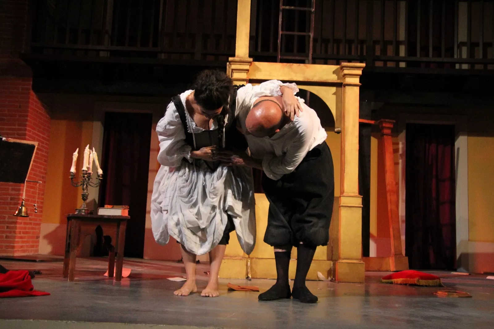 Pepe Viyuela y Sara Águeda en el Corral de Comedias de Robres. Foto Carlos Neofato