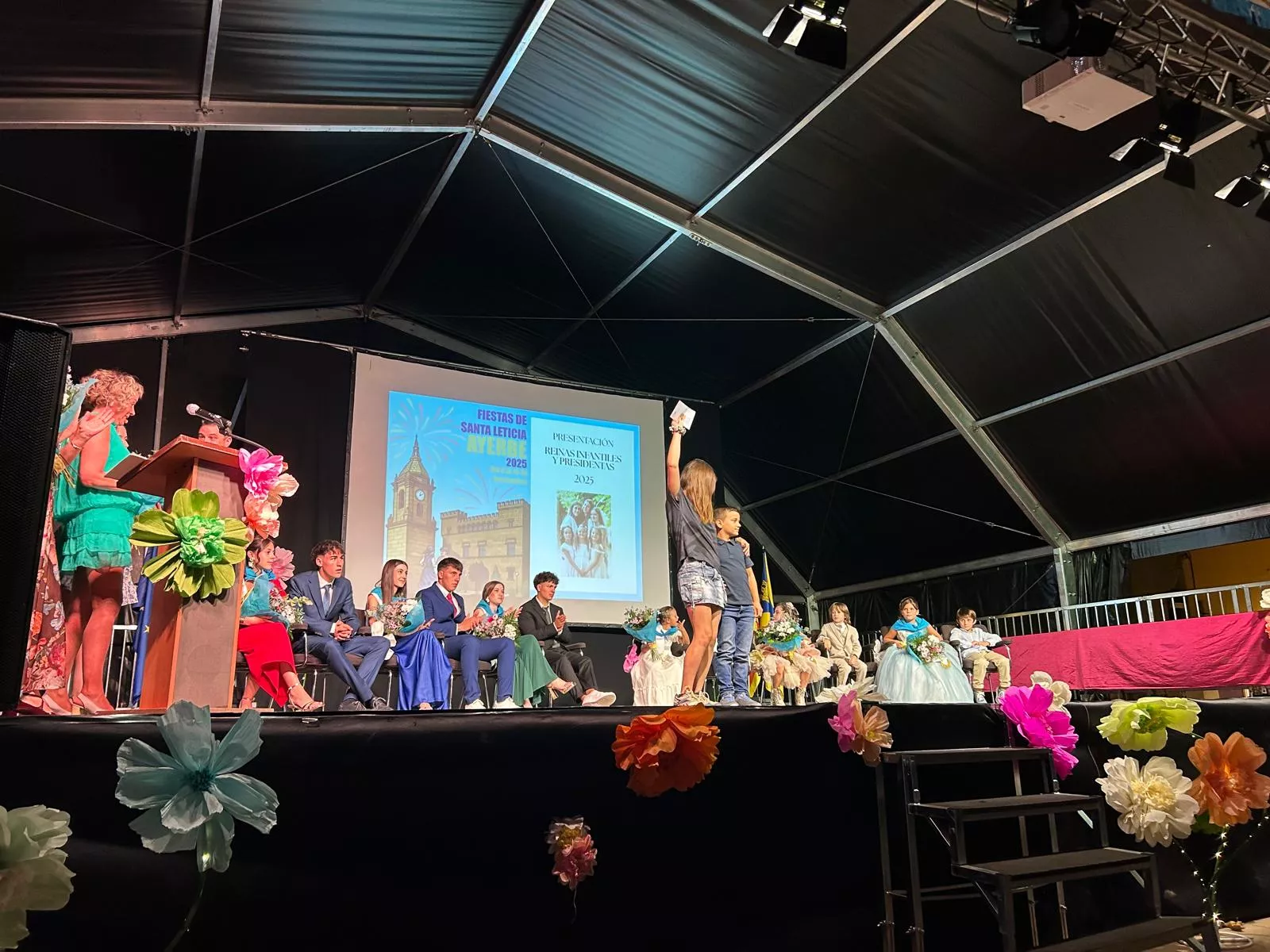 Presentación de las presidentas y reinas infantiles de las Fiestas de Santa Leticia.