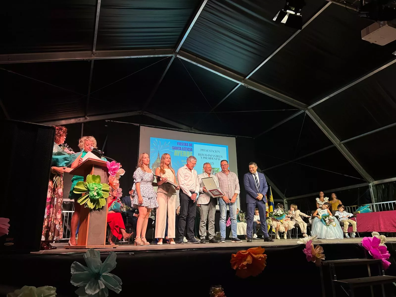 Presentación de las presidentas y reinas infantiles de las Fiestas de Santa Leticia.