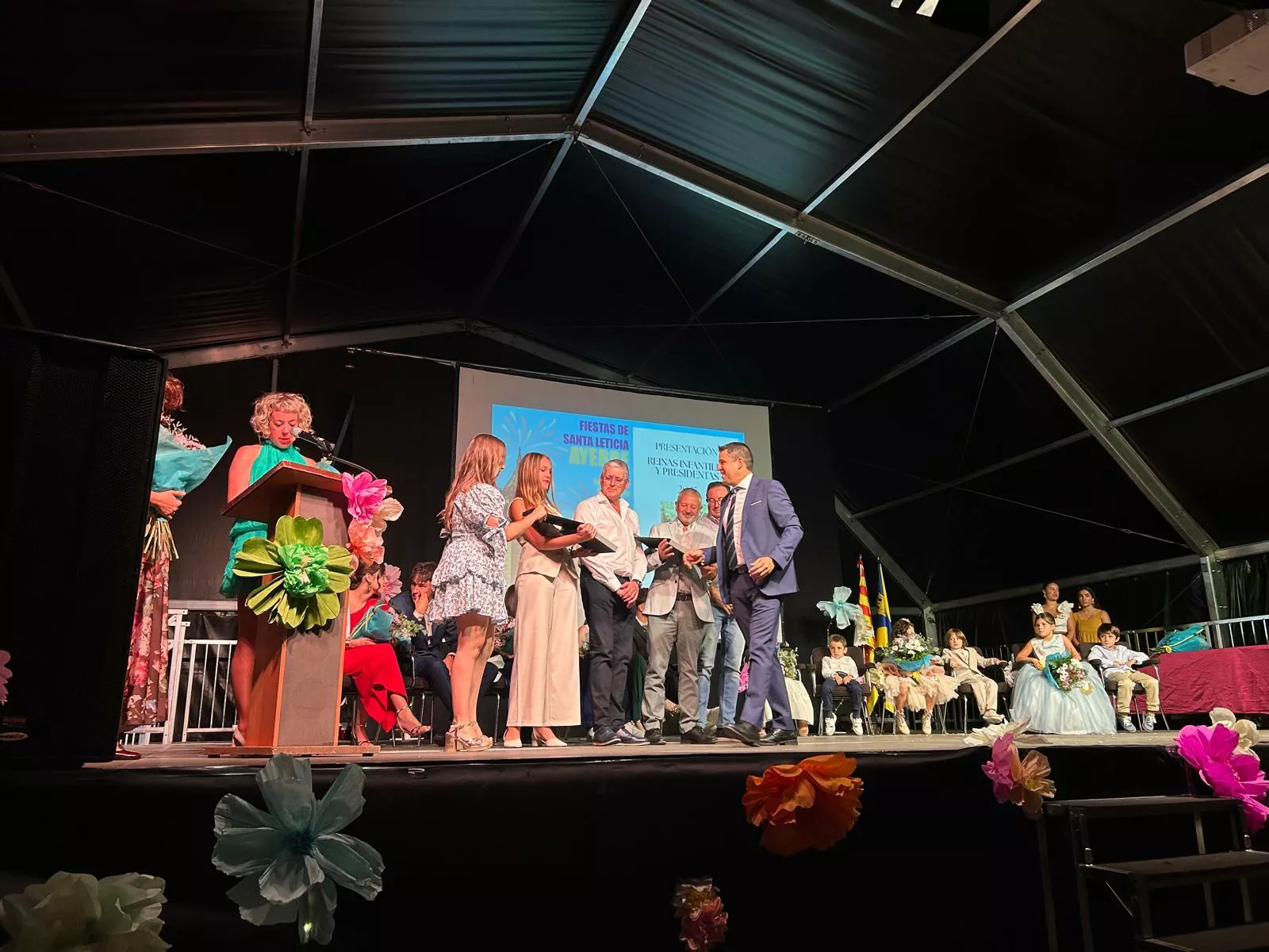 Presentación de las presidentas y reinas infantiles de las Fiestas de Santa Leticia.