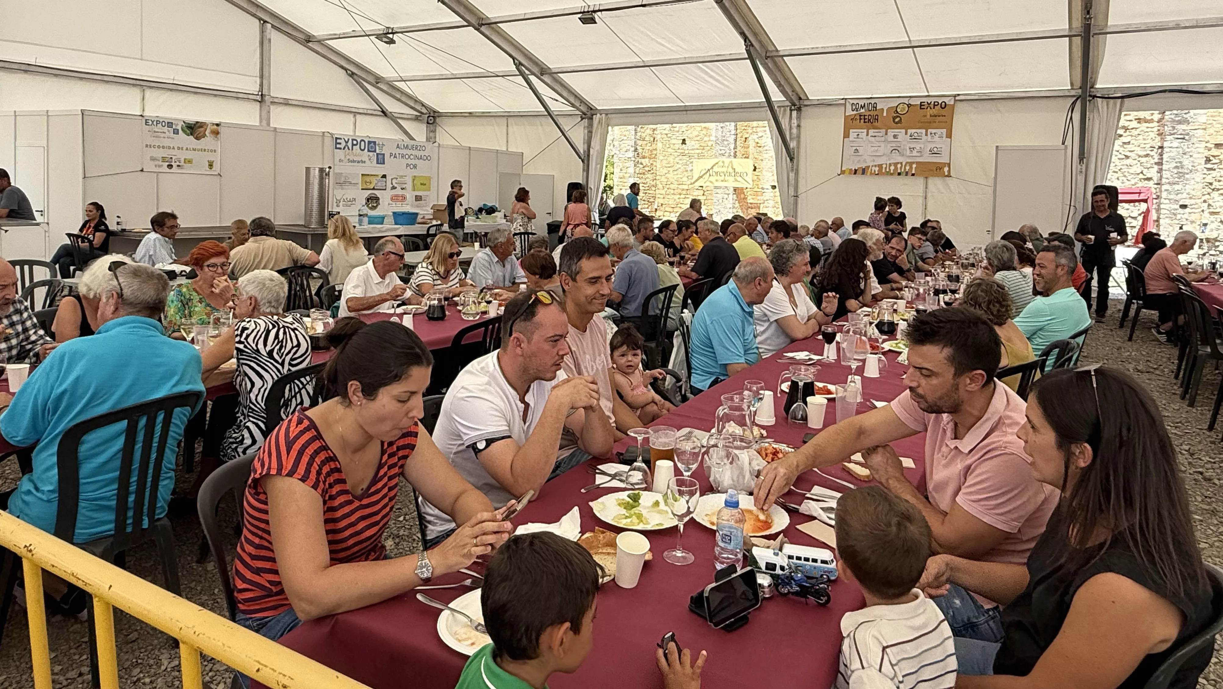 Público en la subasta.