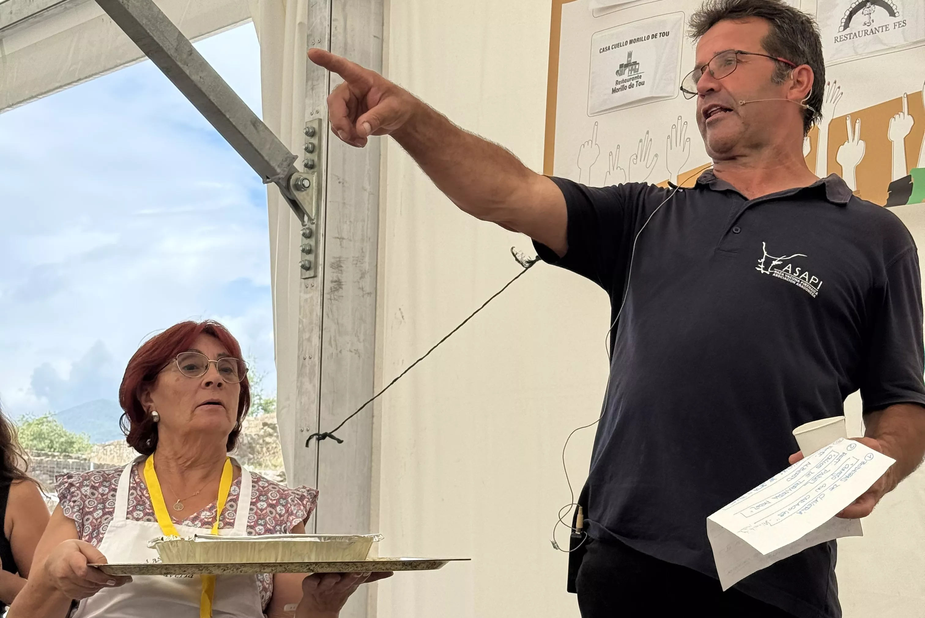 Un momento de la subasta en la Expoferia de Sobrarbe.