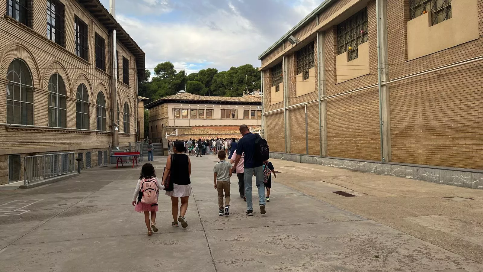 Vuelta al cole de Infantil y Primaria del curso 2025/2026. Foto Mercedes Manterola
