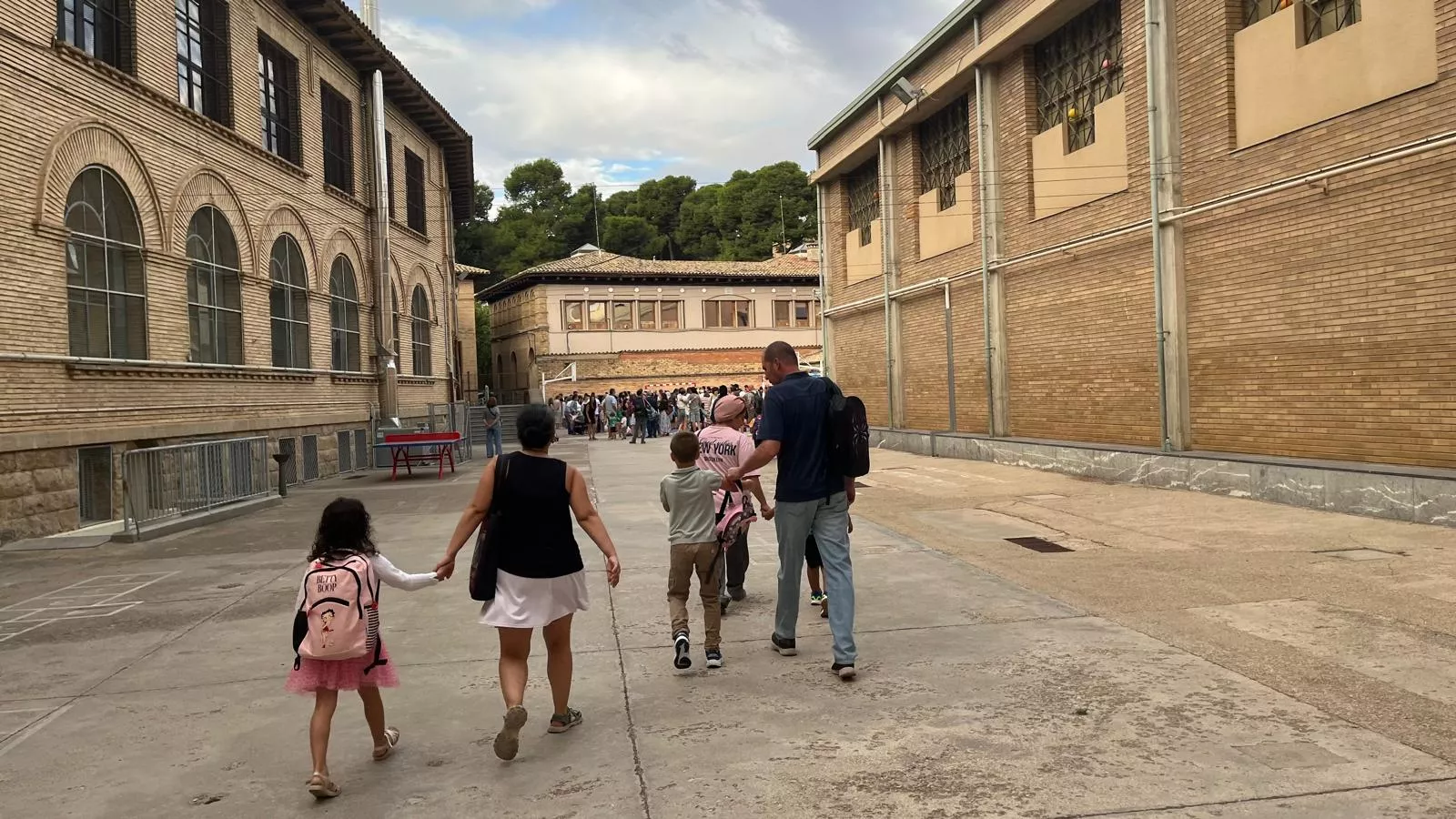 Vuelta al cole de Infantil y Primaria del curso 2025/2026. Foto Mercedes Manterola