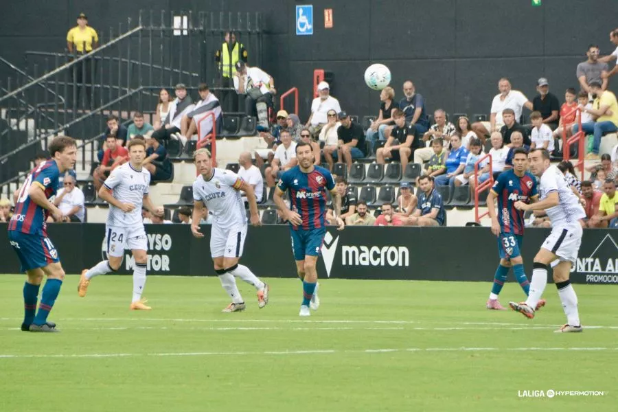 El Huesca iniciará octubre en casa ante el Burgos.