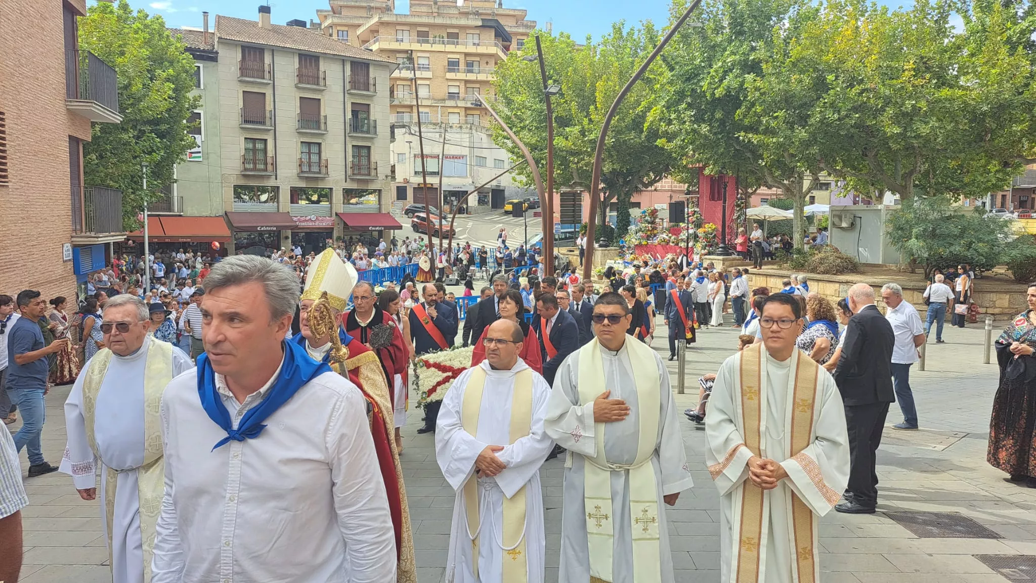 Ofrenda a la Virgen del Pueyo en Barbastro