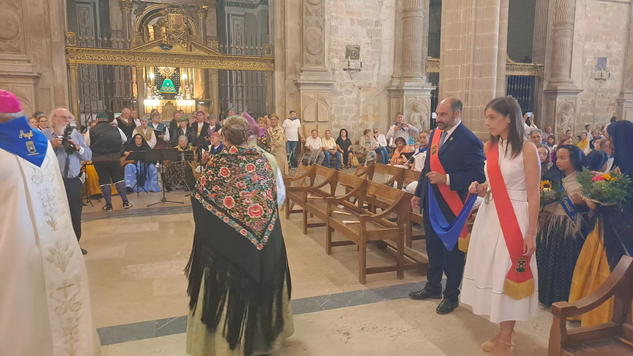 Ofrenda a la Virgen del Pueyo en Barbastro