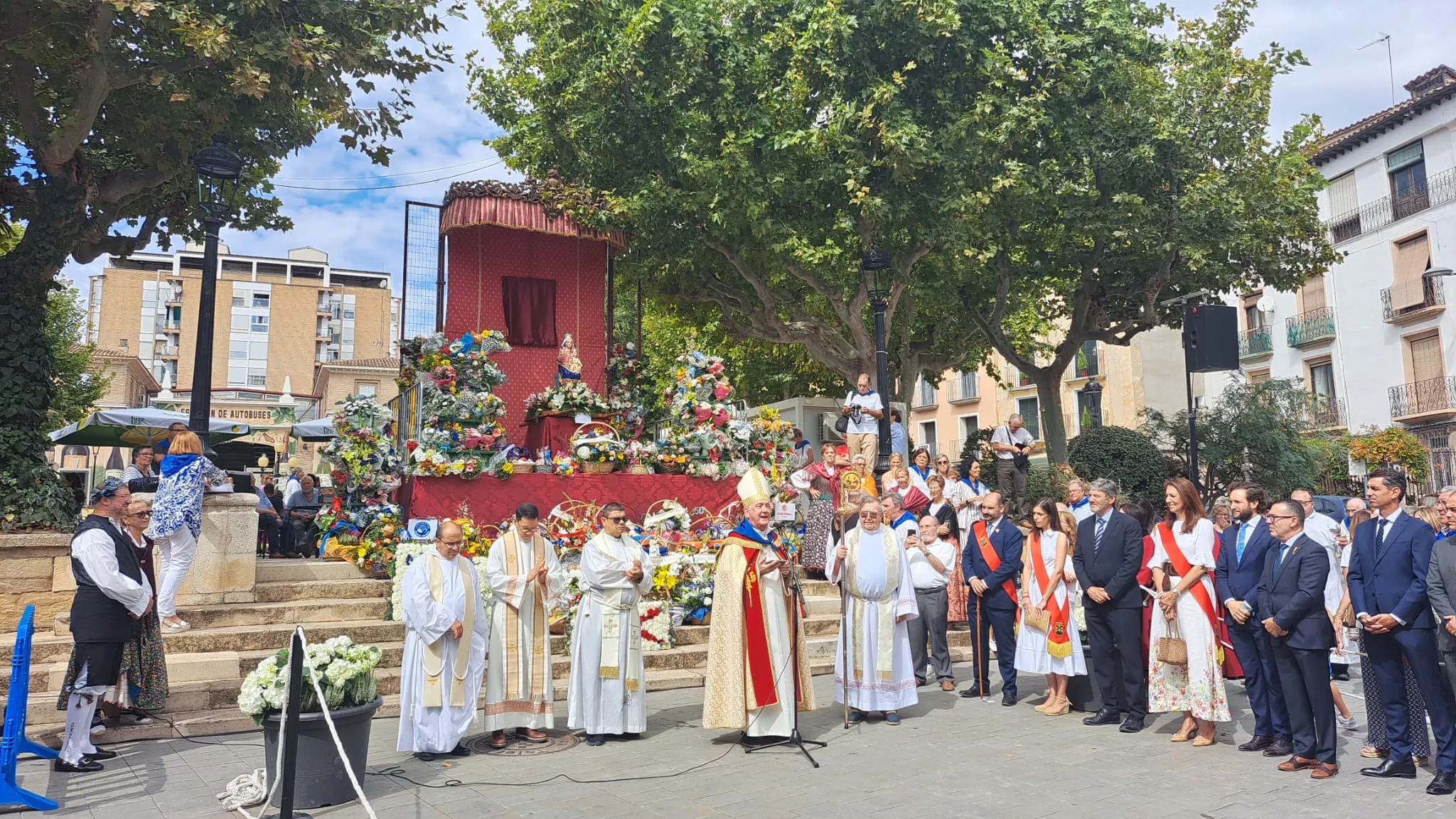 Ofrenda a la Virgen del Pueyo en Barbastro