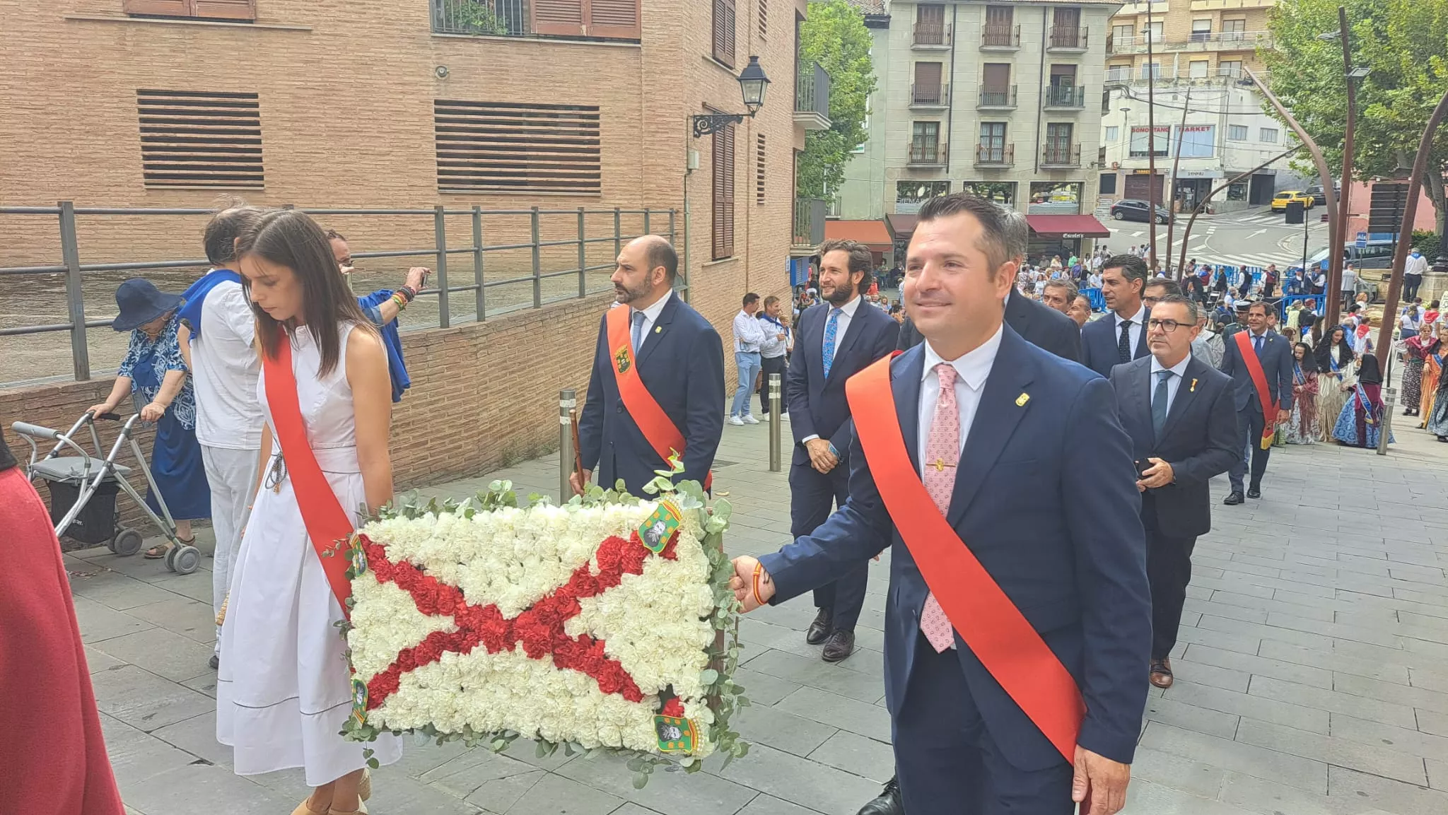 Ofrenda a la Virgen del Pueyo en Barbastro