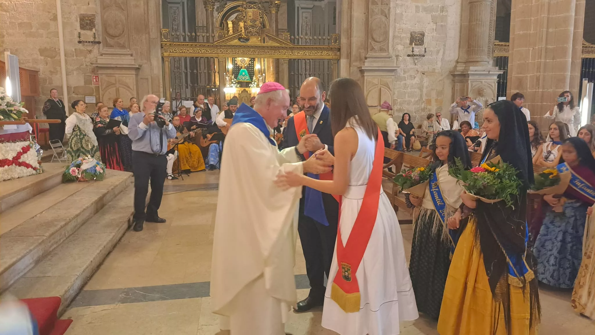 Ofrenda a la Virgen del Pueyo en Barbastro
