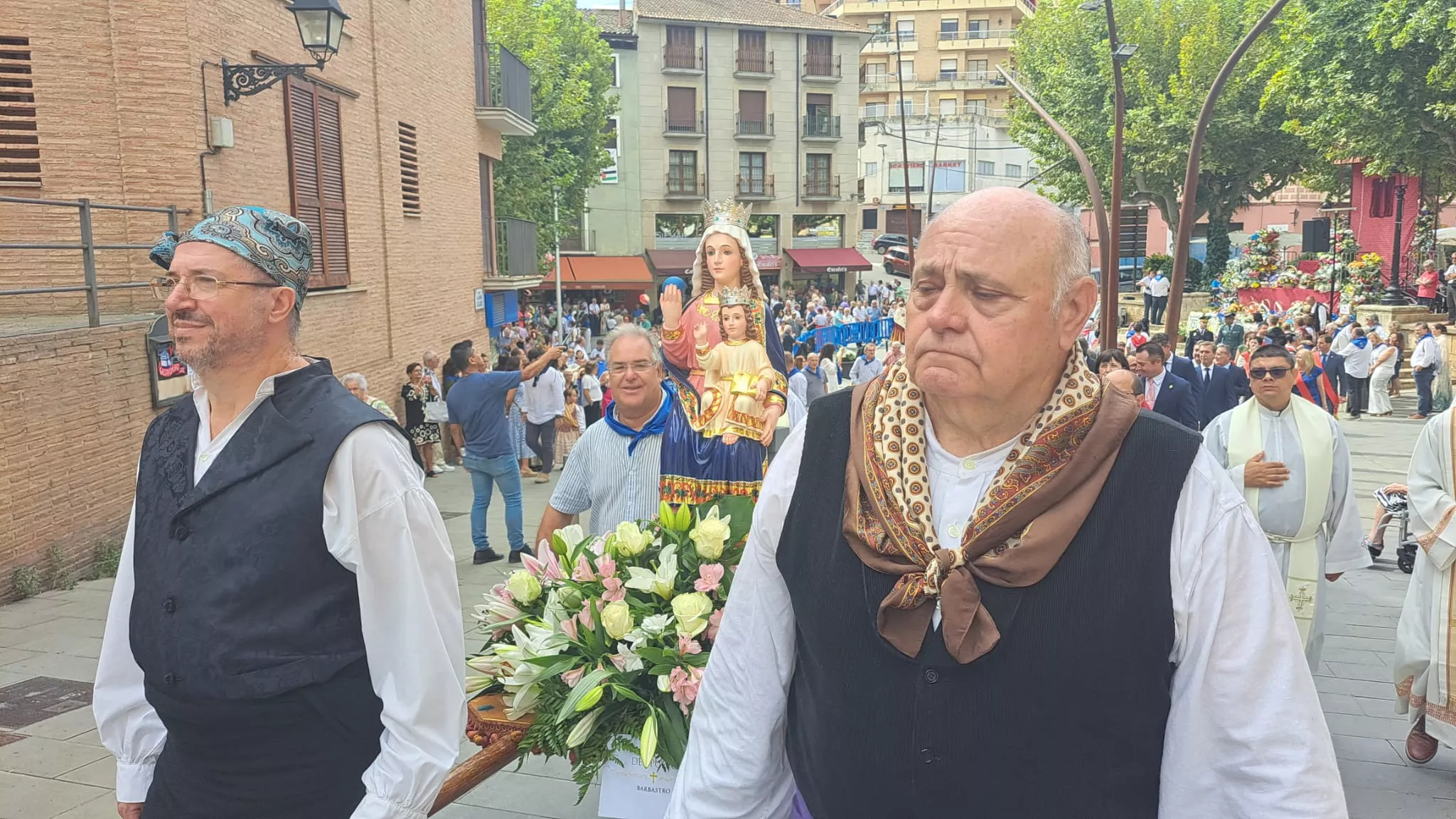 Ofrenda a la Virgen del Pueyo en Barbastro