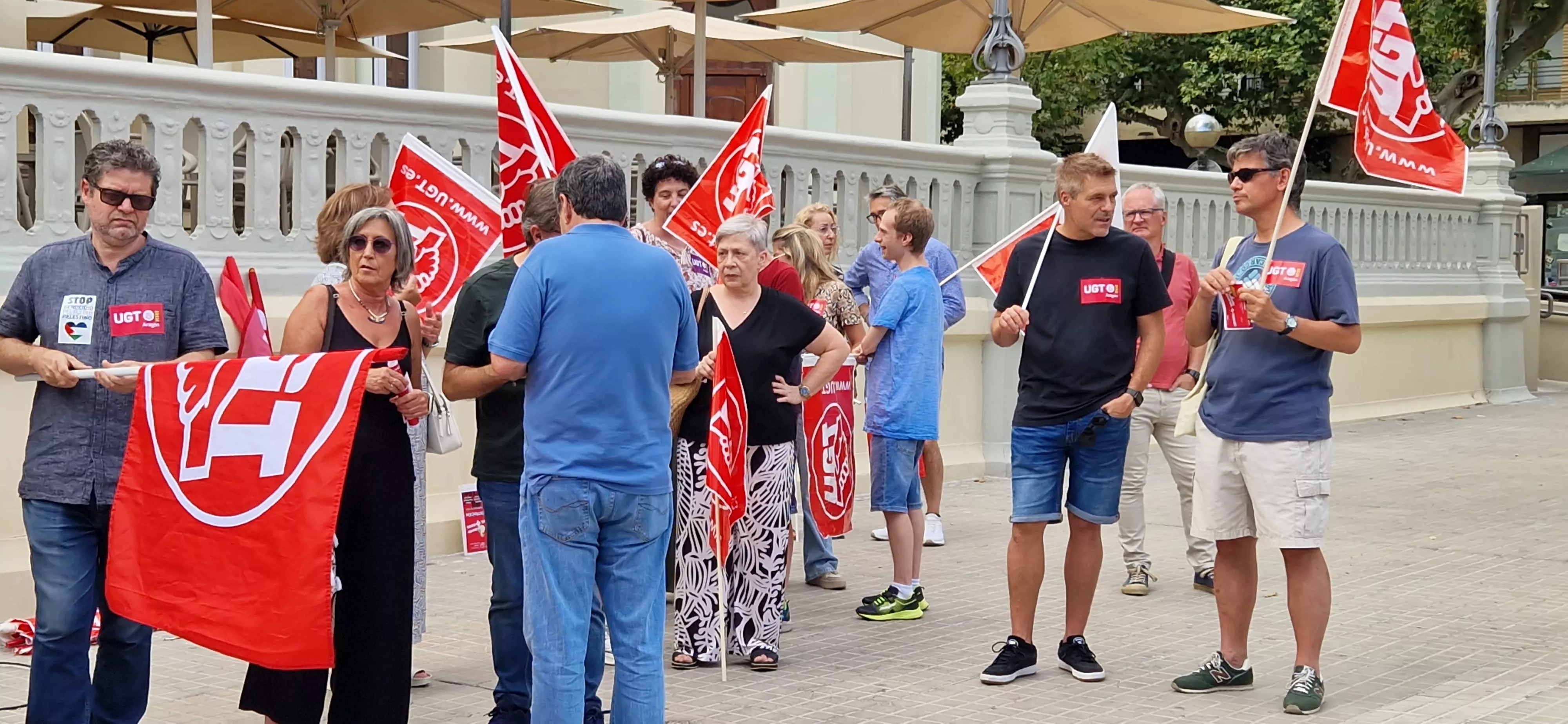 Concentración de UGT para pedir a Educación más recursos. Foto Myriam Martínez