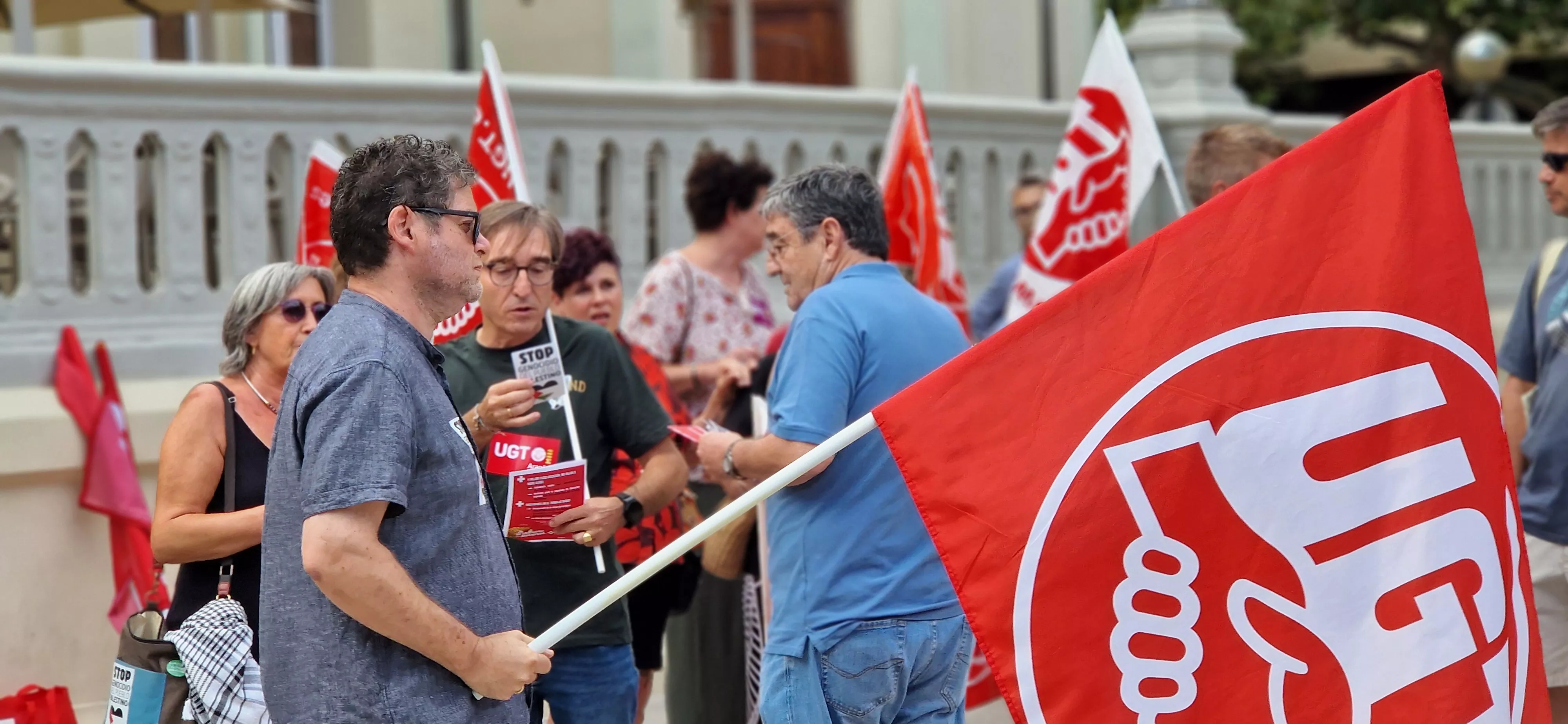 Concentración de UGT para pedir a Educación más recursos. Foto Myriam Martínez