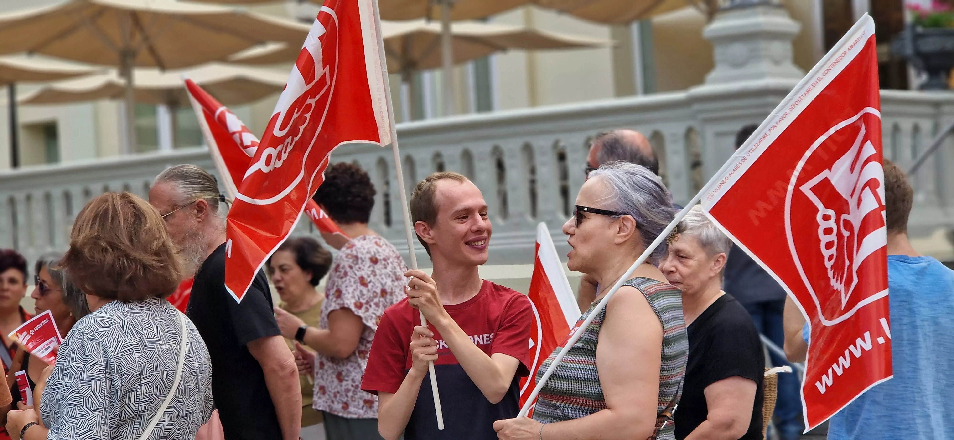Concentración de UGT para pedir a Educación más recursos. Foto Myriam Martínez