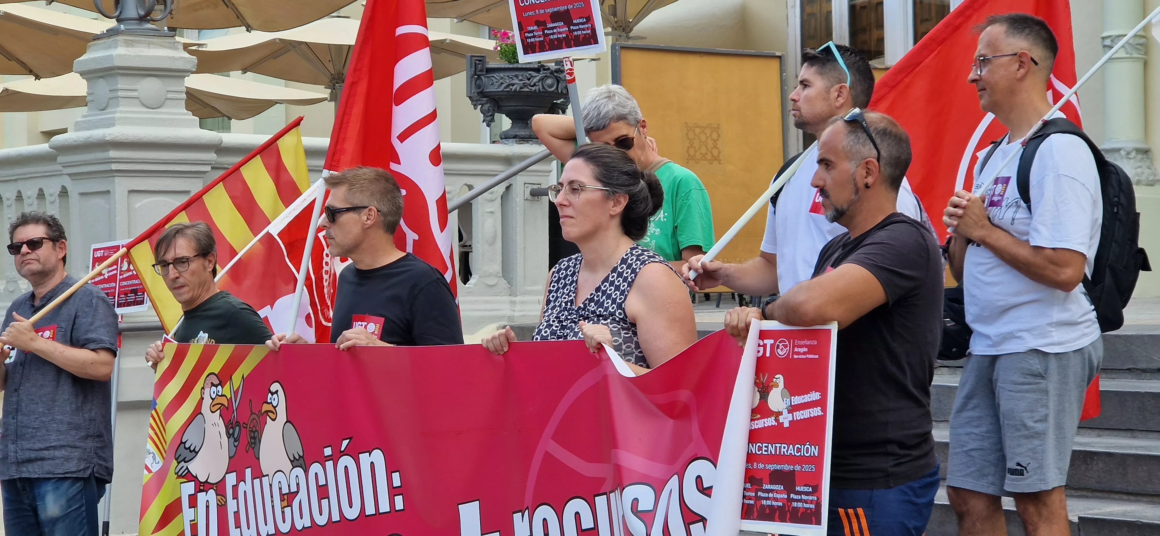 Concentración de UGT para pedir a Educación más recursos. Foto Myriam Martínez