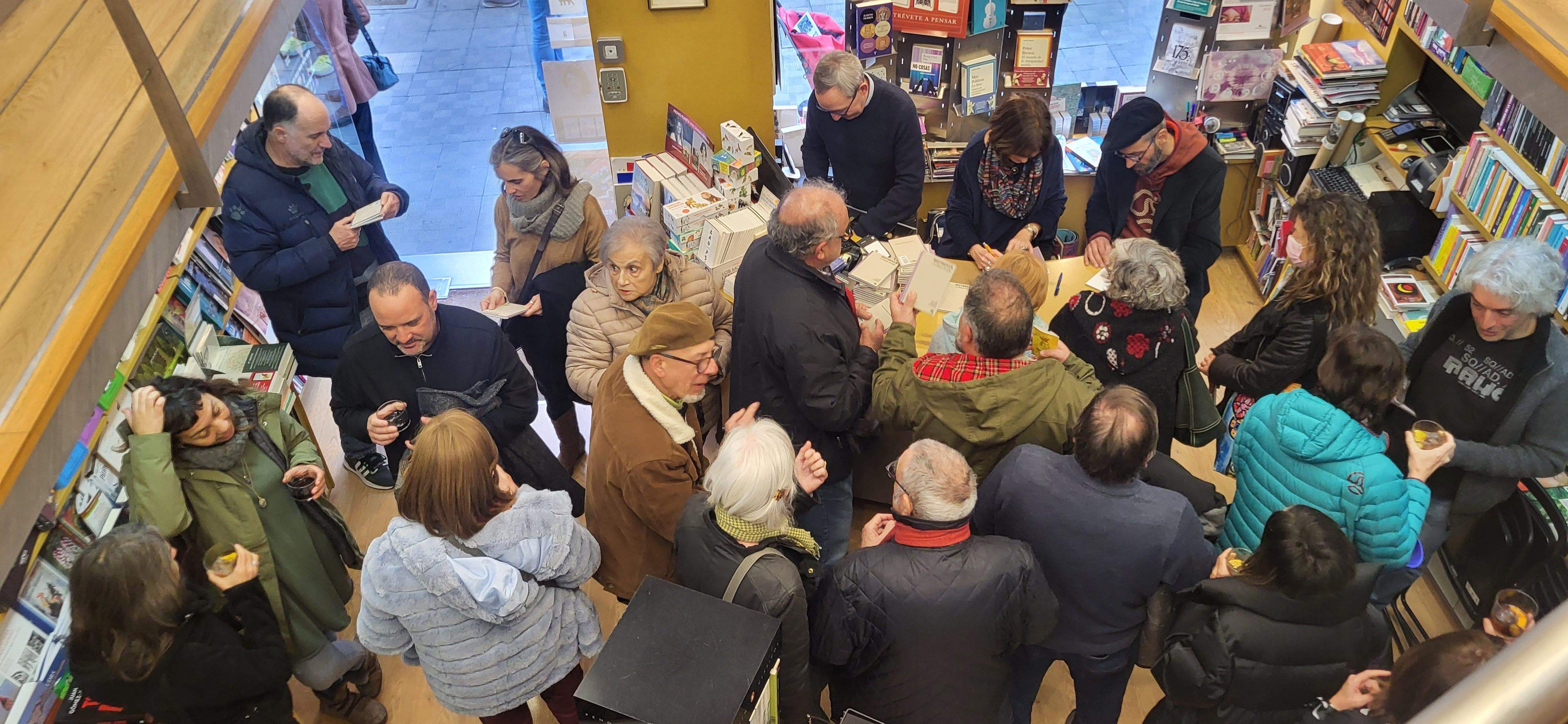 El consumidor tiene un 20 % de descuento en sus compras gracias a los bonos impulsa. Foto Myriam Martínez