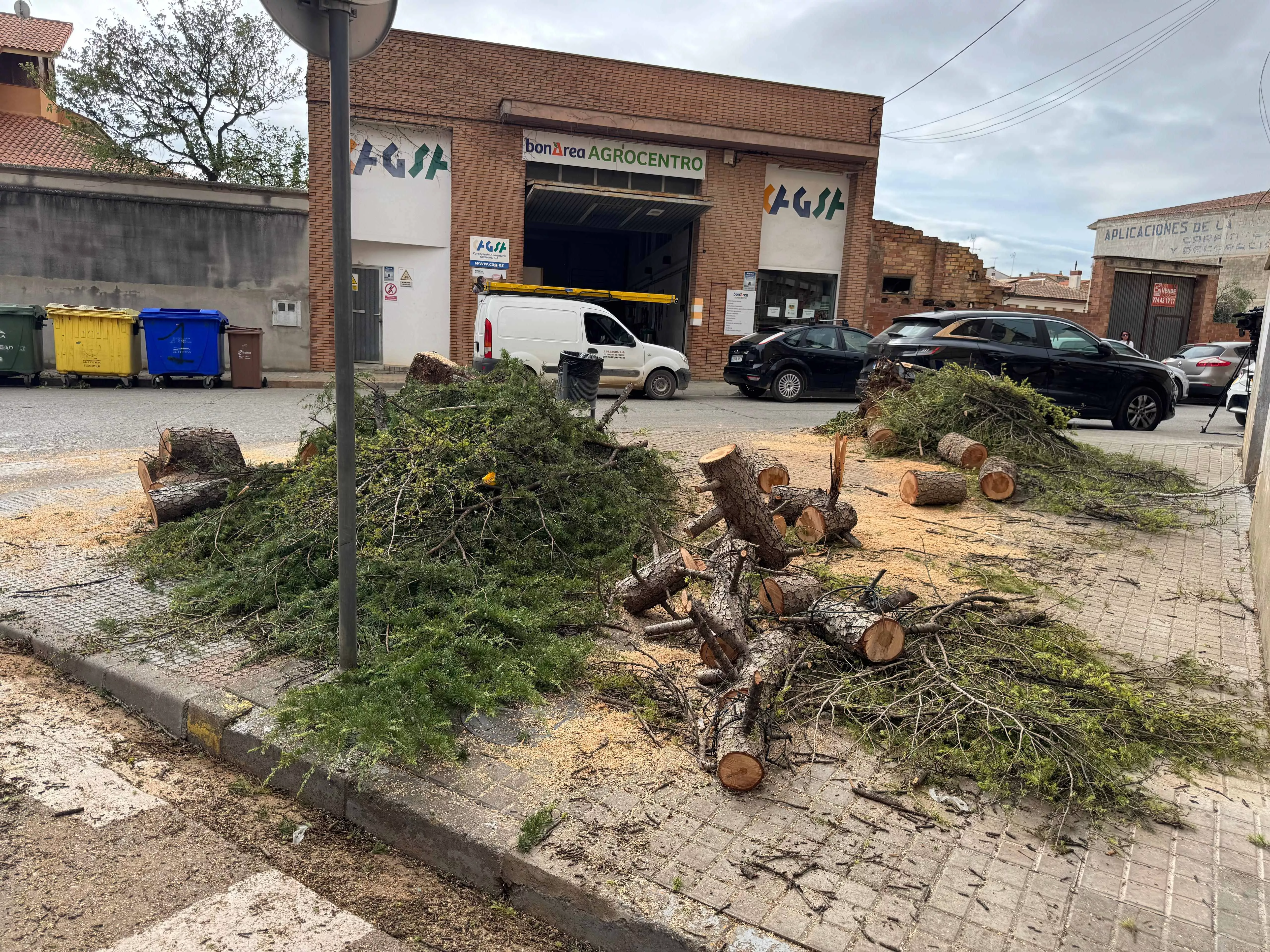  Daños causados por una fuerte tormenta en Binéfar