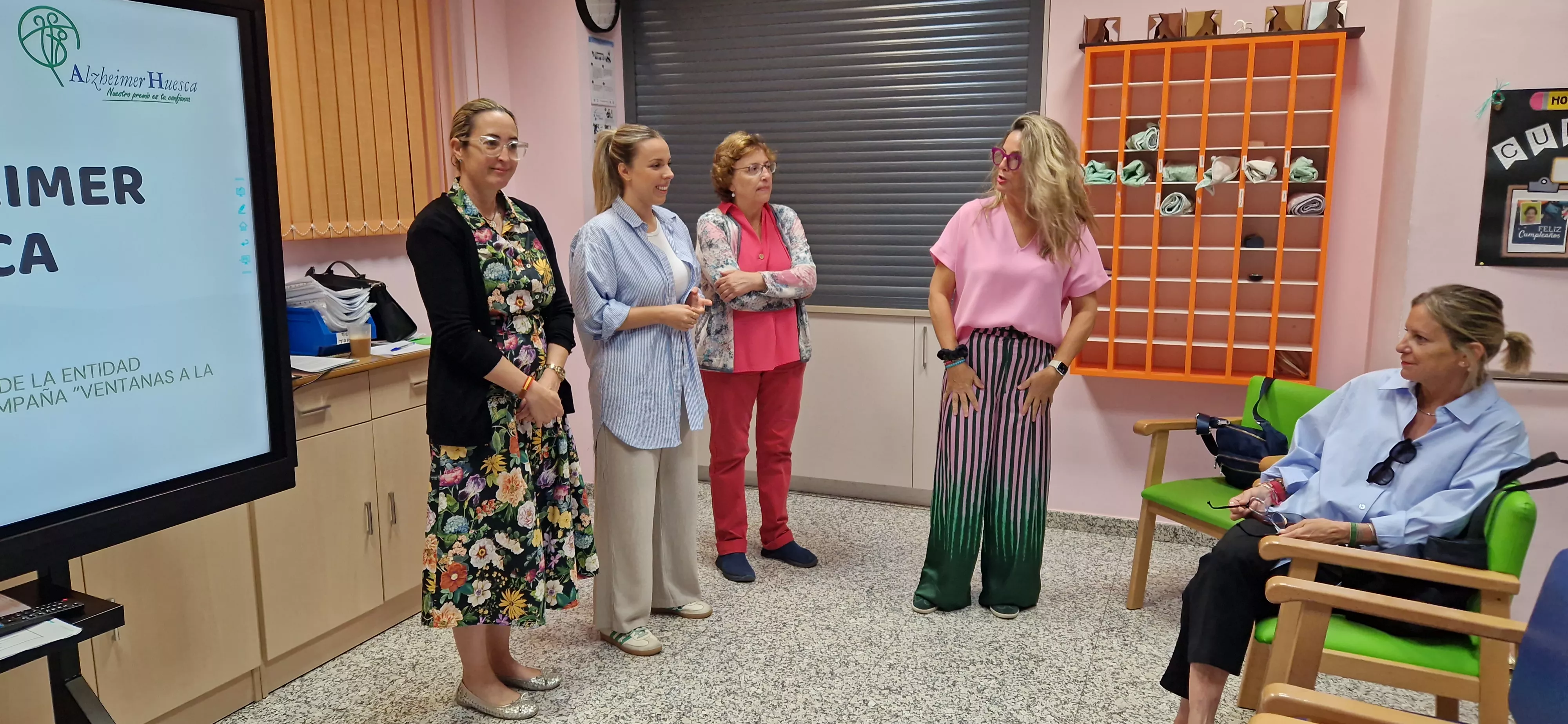 Alzhéimer Huesca presentando Ventanas a la Memoria. Foto Myriam Martínez Alzhéimer Huesca presentando Ventanas a la Memoria. Foto Myriam Martínez