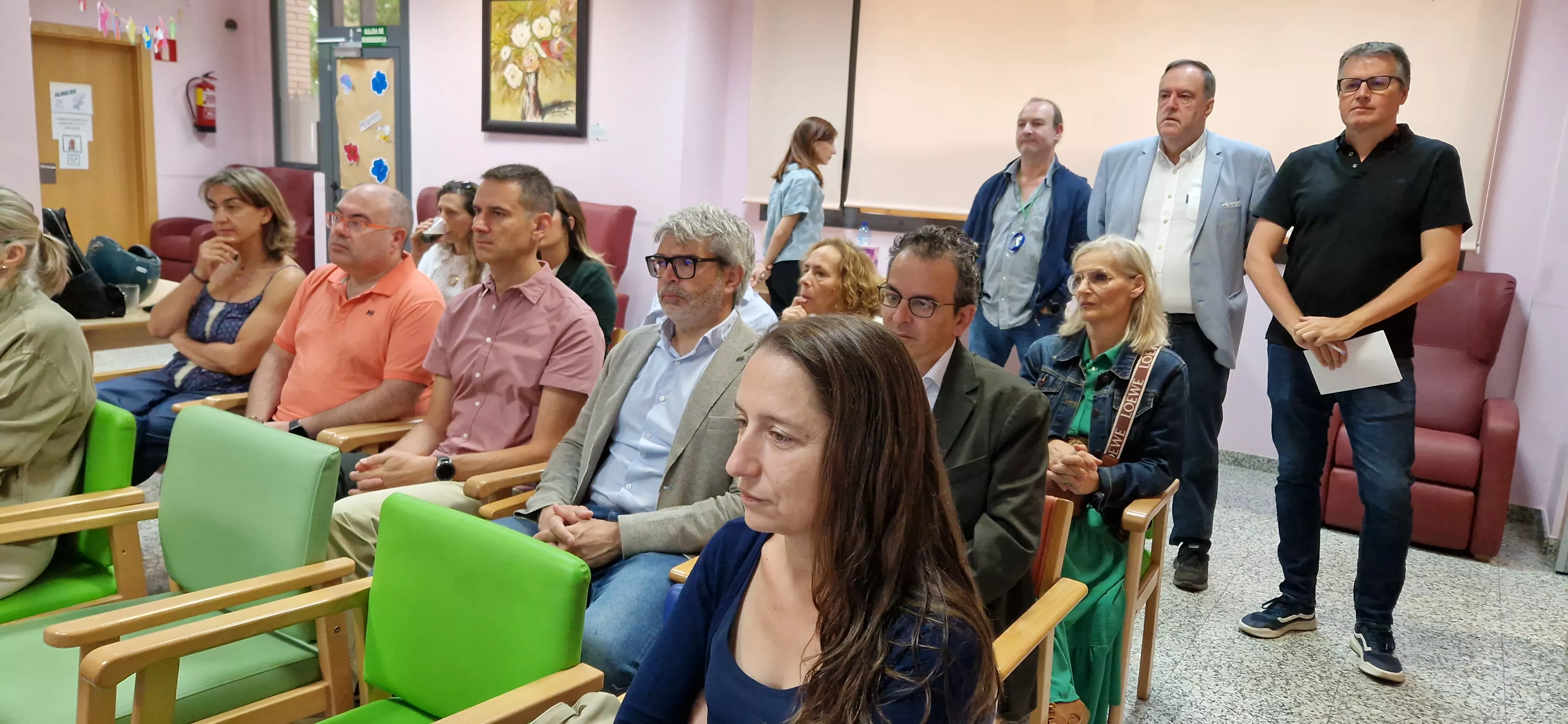 Alzhéimer Huesca presentando Ventanas a la Memoria. Foto Myriam Martínez