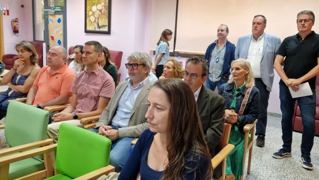 Alzhéimer Huesca presentando Ventanas a la Memoria. Foto Myriam Martínez Alzhéimer Huesca presentando Ventanas a la Memoria. Foto Myriam Martínez