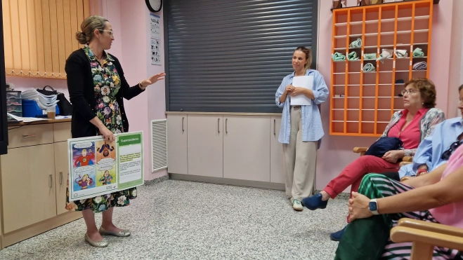 Alzhéimer Huesca presentando Ventanas a la Memoria. Foto Myriam Martínez Alzhéimer Huesca presentando Ventanas a la Memoria. Foto Myriam Martínez