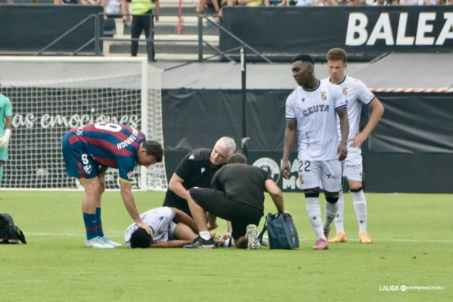 Sergi Enrich con Younnes