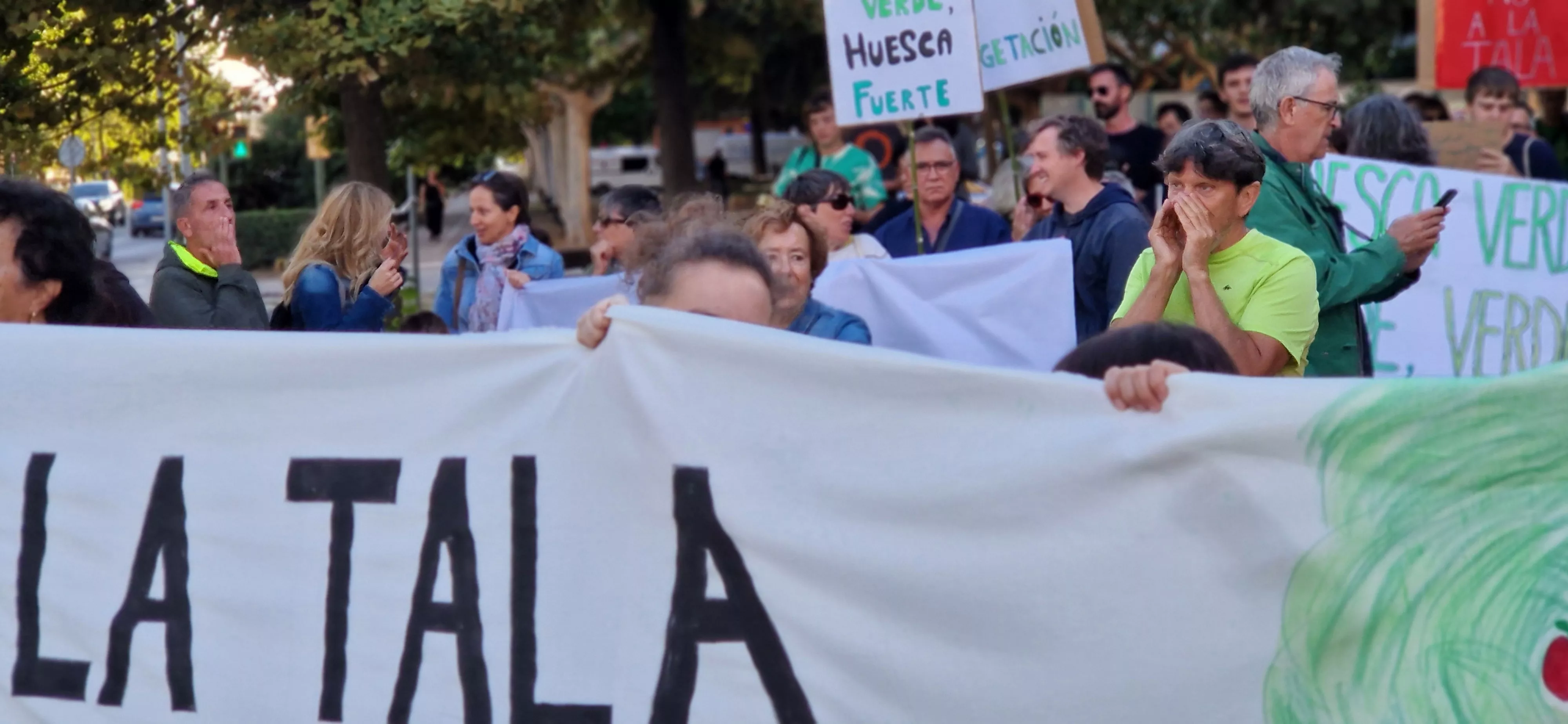 Manifestación en contra de la tala de árboles. Foto Myriam Martínez