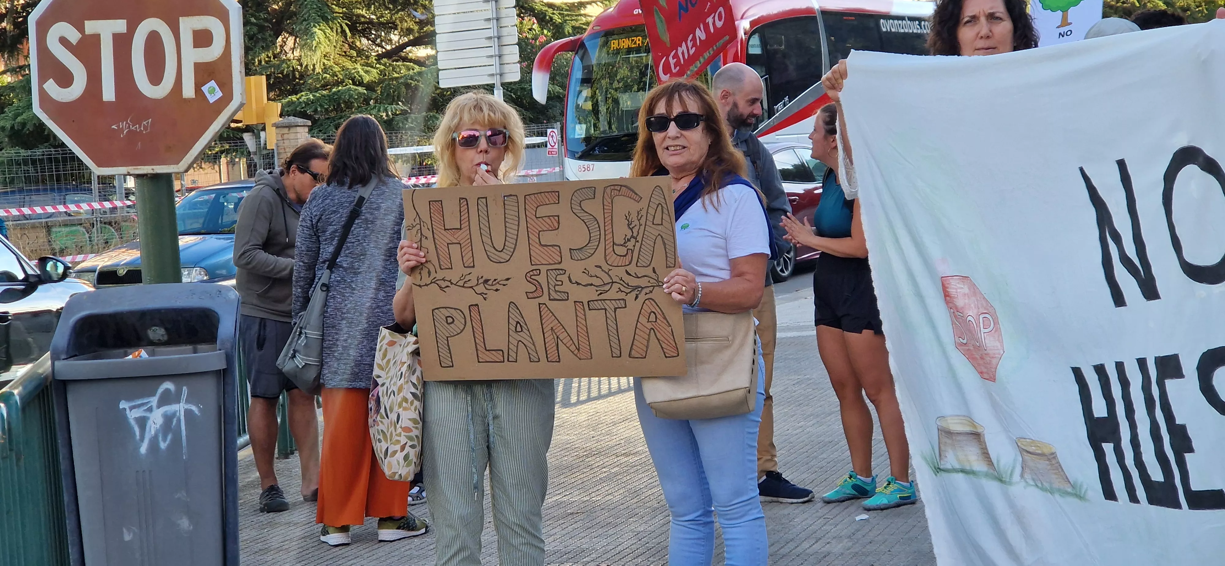 Manifestación en contra de la tala de árboles. Foto Myriam Martínez