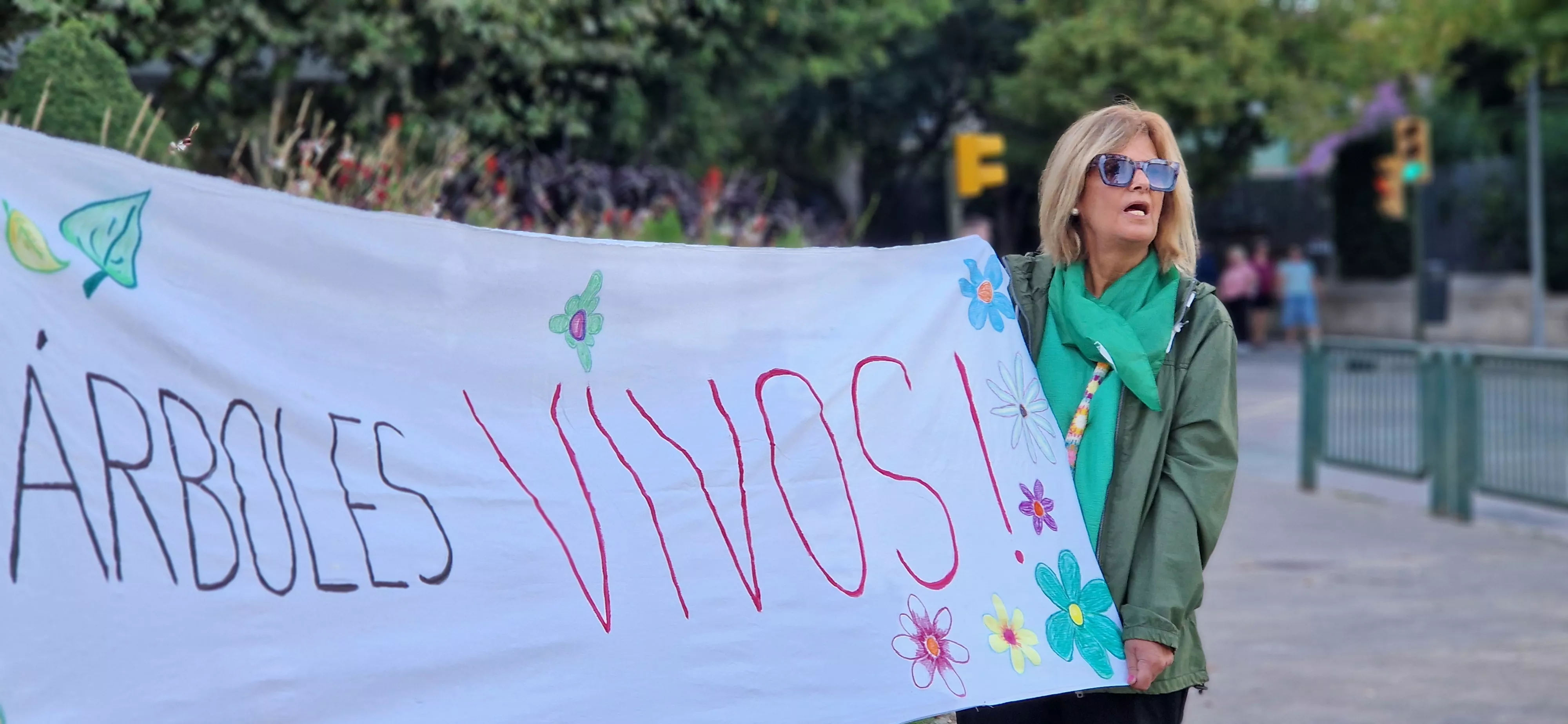 Manifestación en contra de la tala de árboles. Foto Myriam Martínez