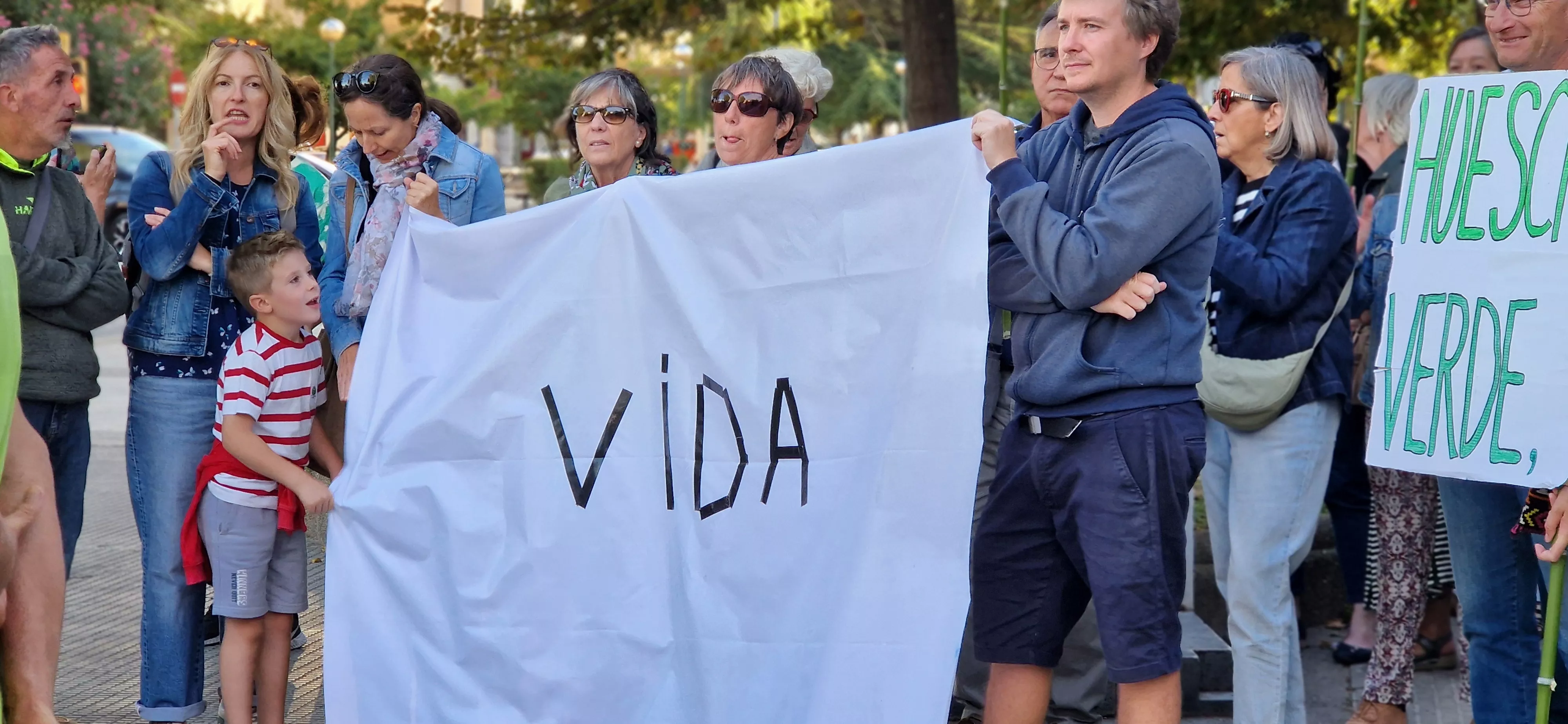 Manifestación en contra de la tala de árboles. Foto Myriam Martínez