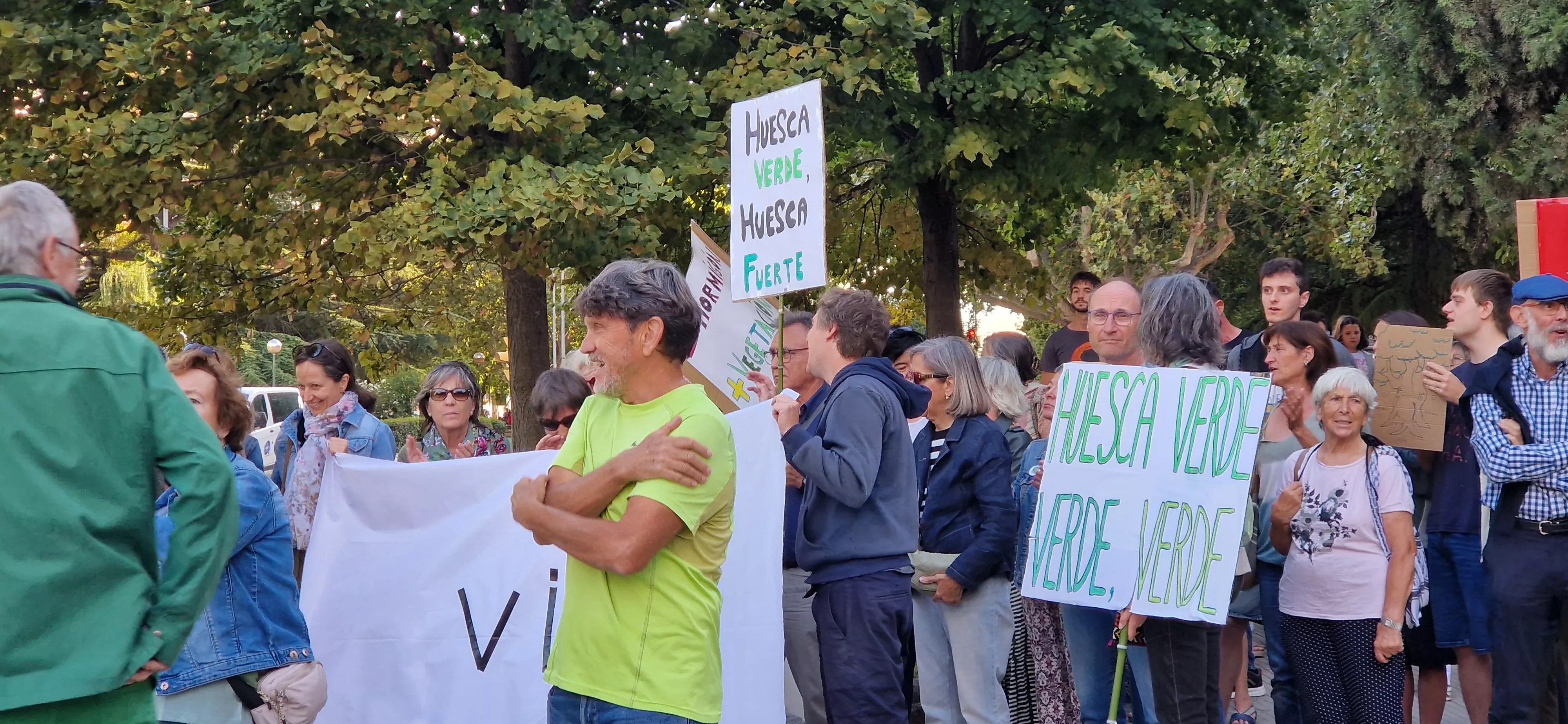Manifestación en contra de la tala de árboles. Foto Myriam Martínez