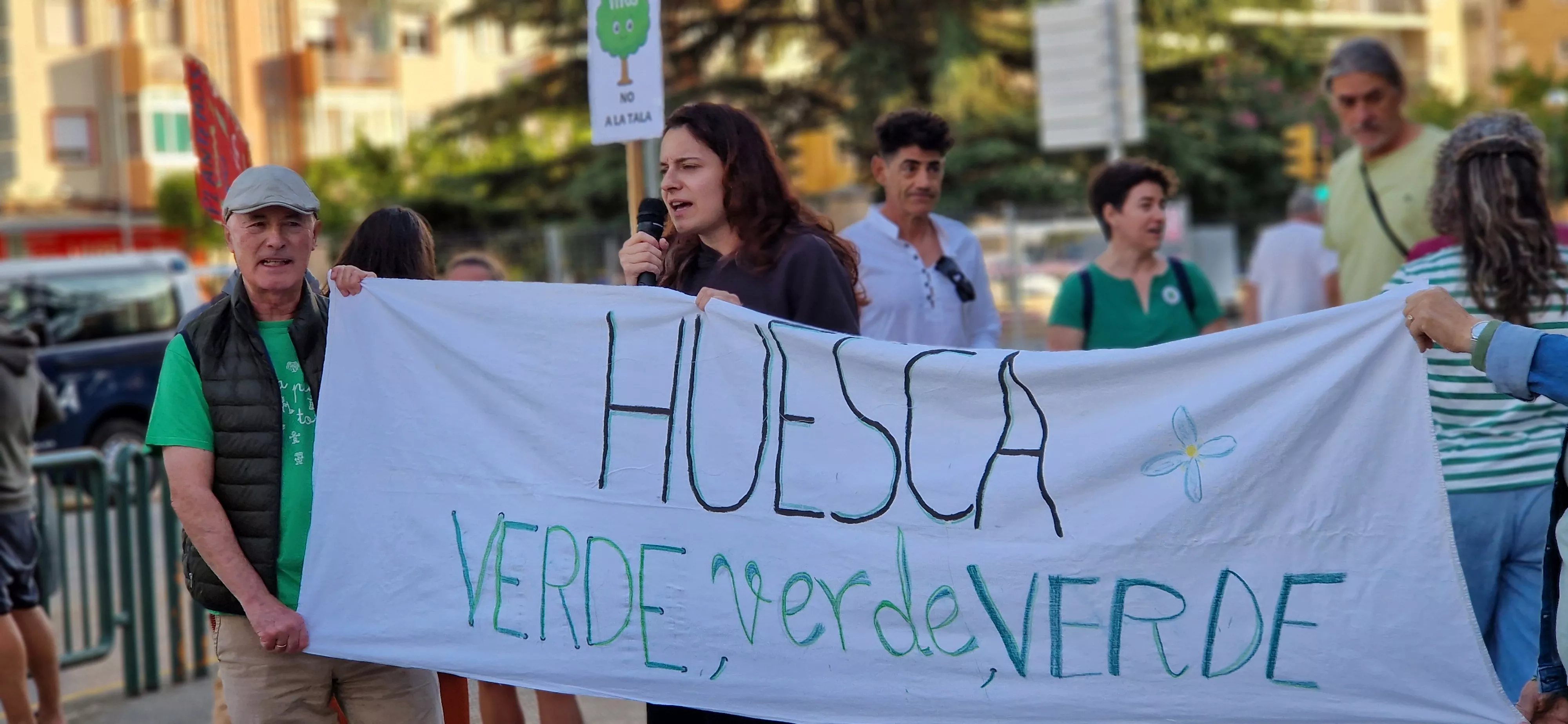 Manifestación en contra de la tala de árboles. Foto Myriam Martínez