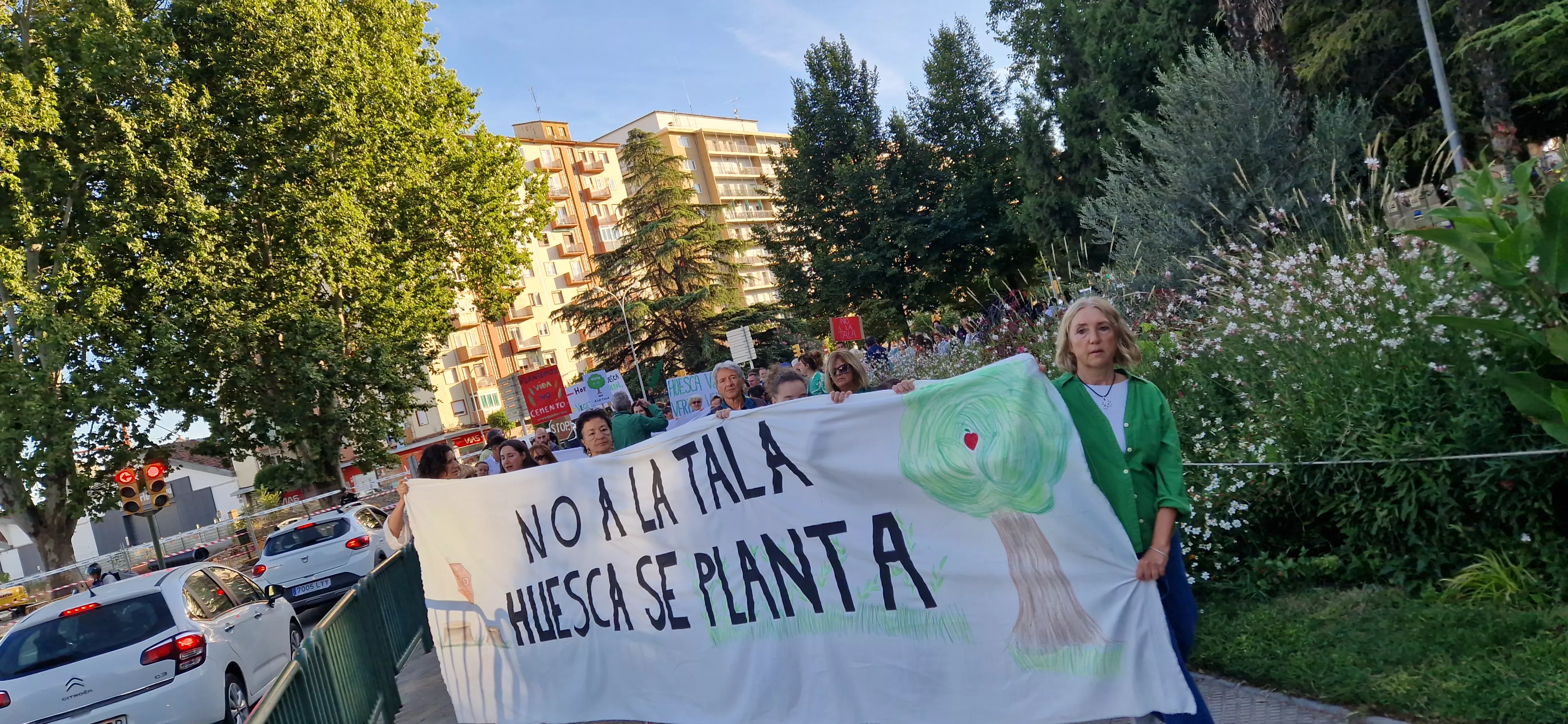 Manifestación en contra de la tala de árboles. Foto Myriam Martínez
