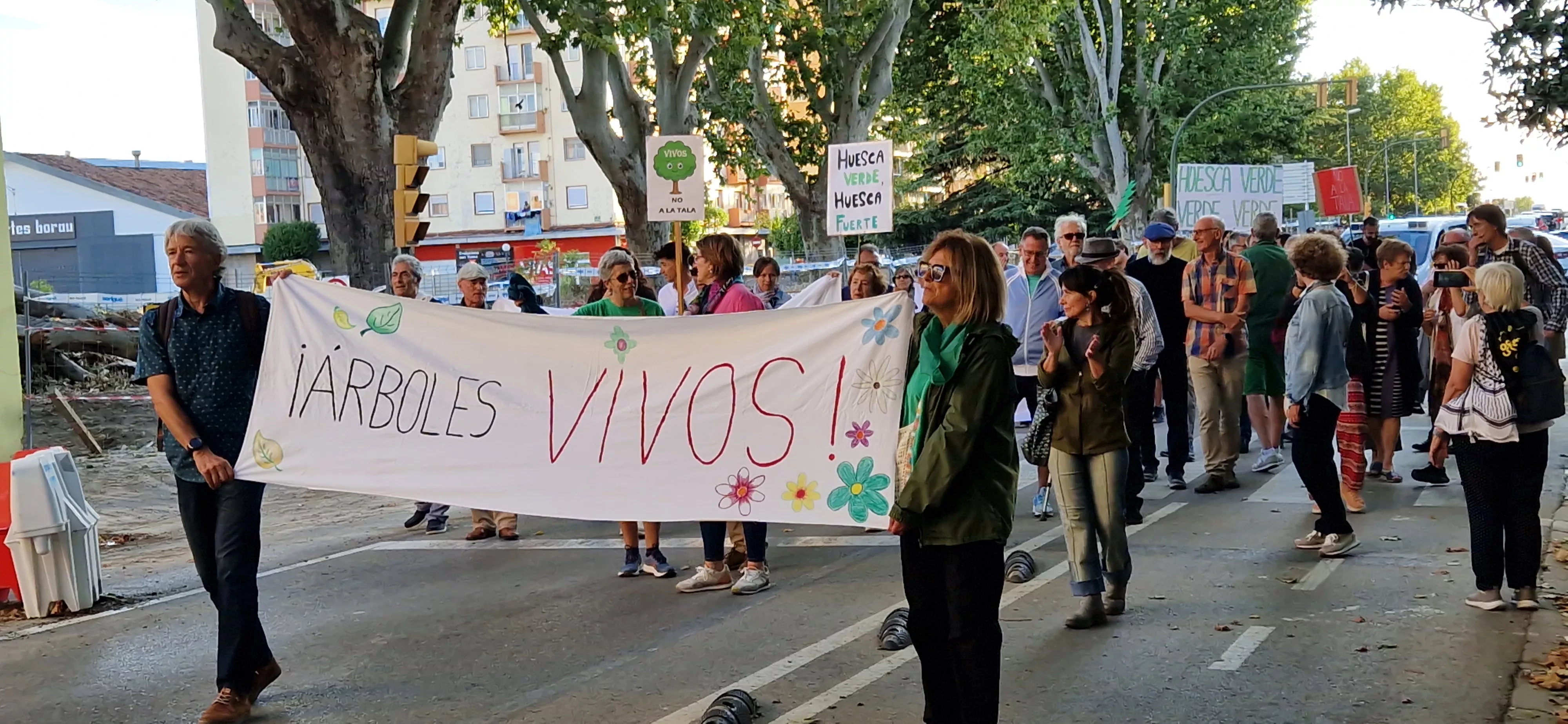 Manifestación en contra de la tala de árboles. Foto Myriam Martínez