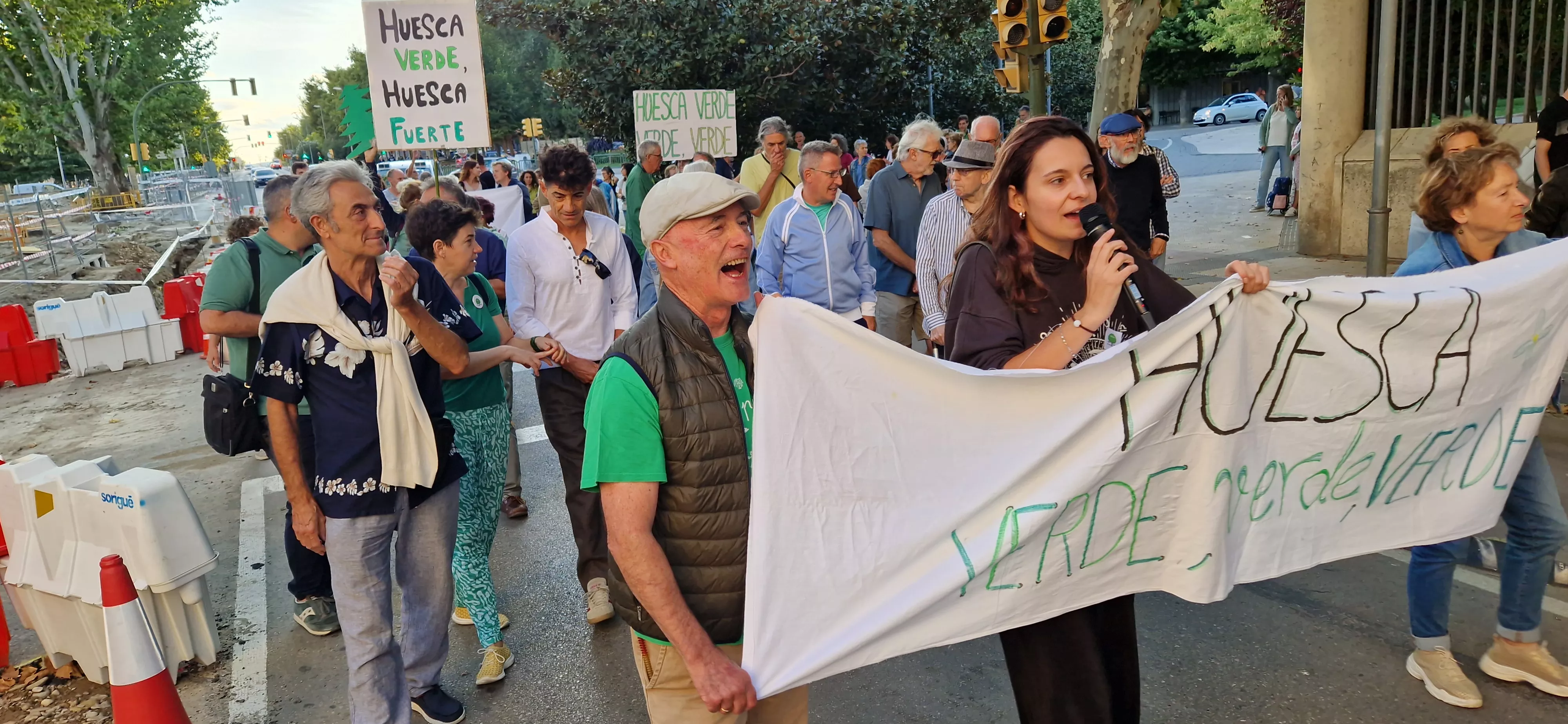 Manifestación en contra de la tala de árboles. Foto Myriam Martínez