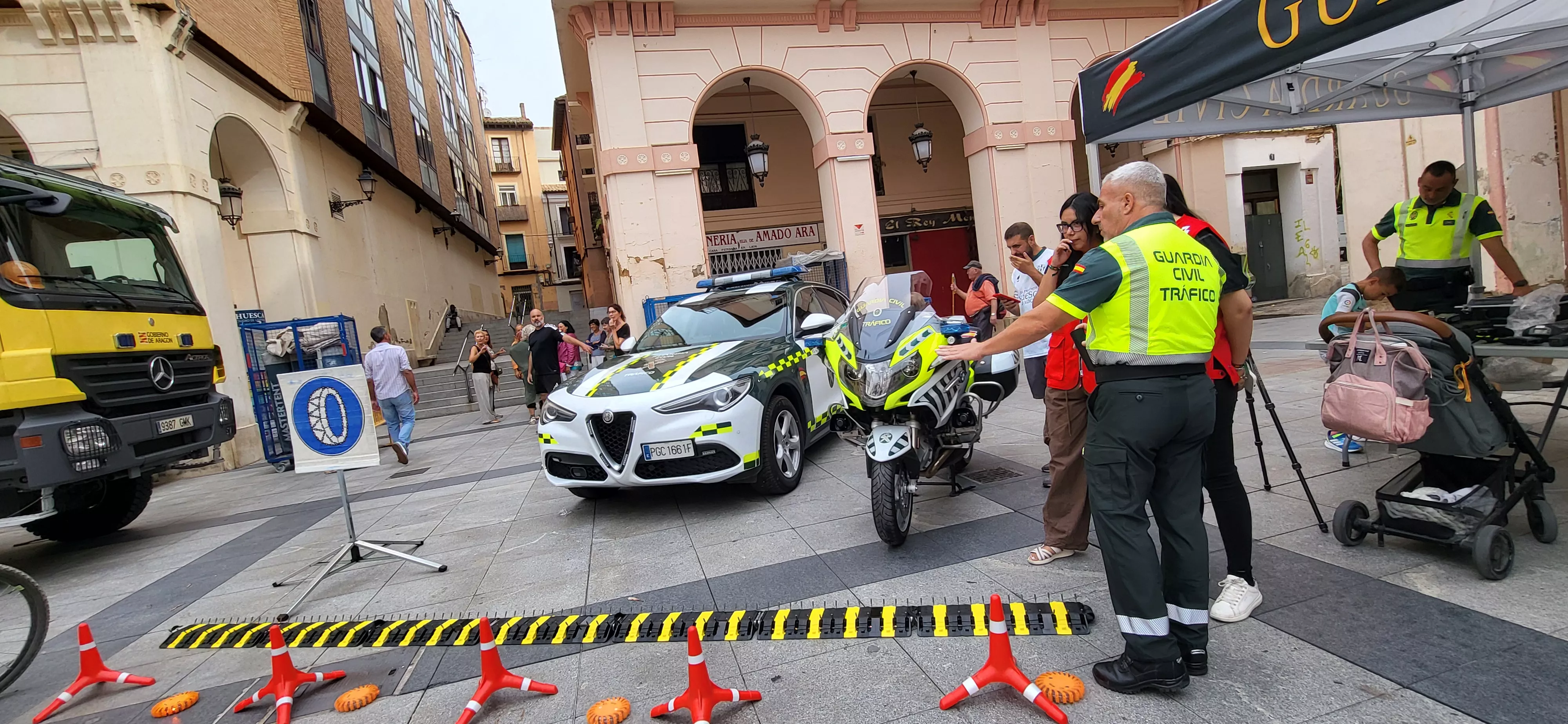 Feria de los Primeros Auxilios y Emergencias en Huesca. Foto Mercedes Manterola