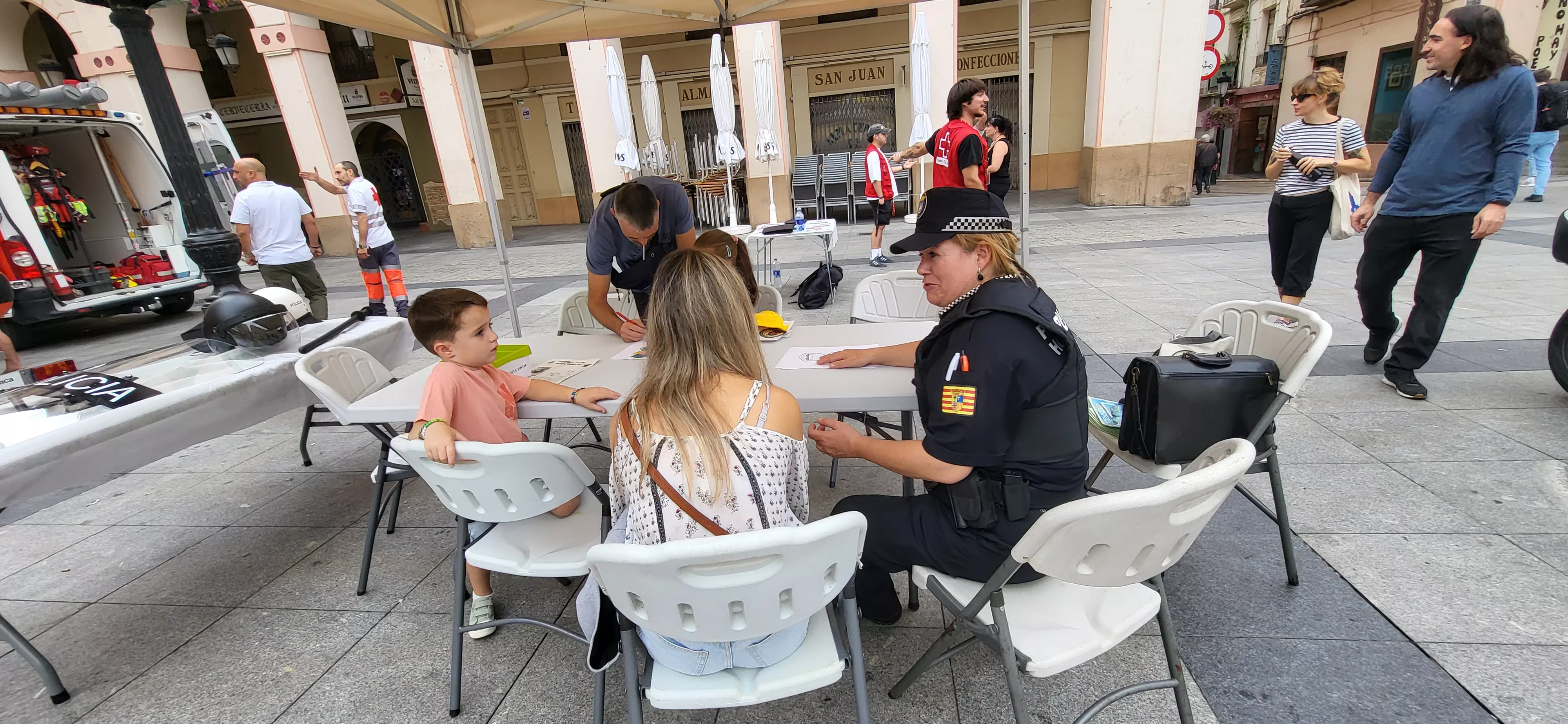 Feria de los Primeros Auxilios y Emergencias en Huesca. Foto Mercedes Manterola