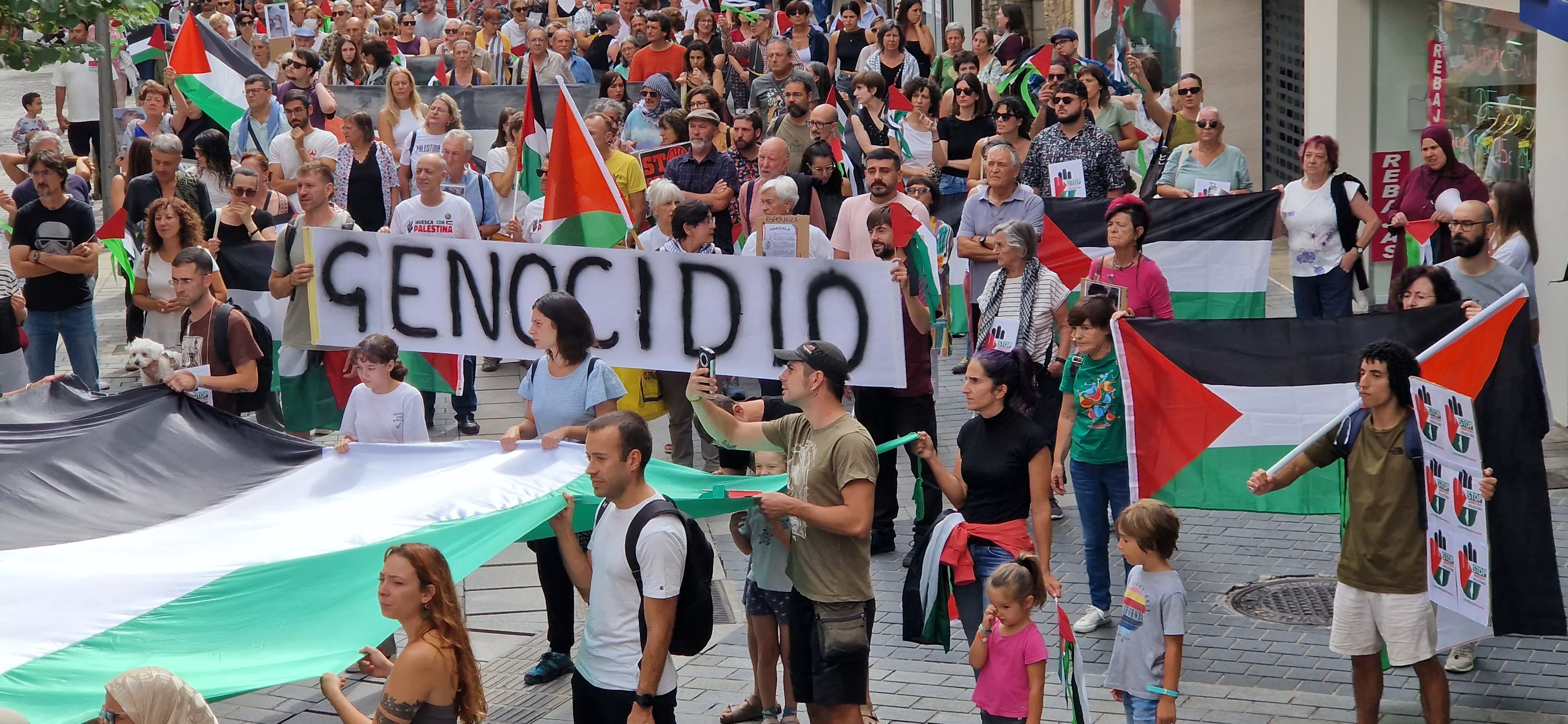 Manifestación de apoyo a Palestina en Huesca. Foto Myriam Martínez