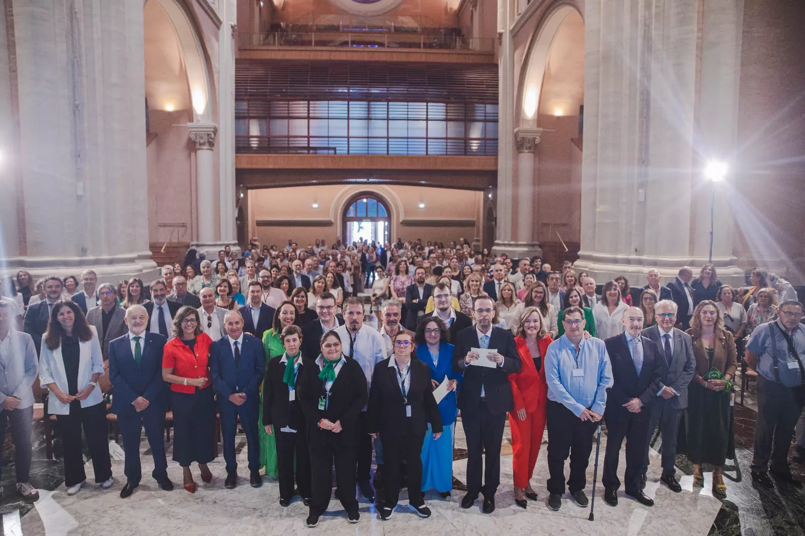 La ministra Alegría, con todas las personas que han participado en el acto. La ministra Alegría, con todas las personas que han participado en el acto.