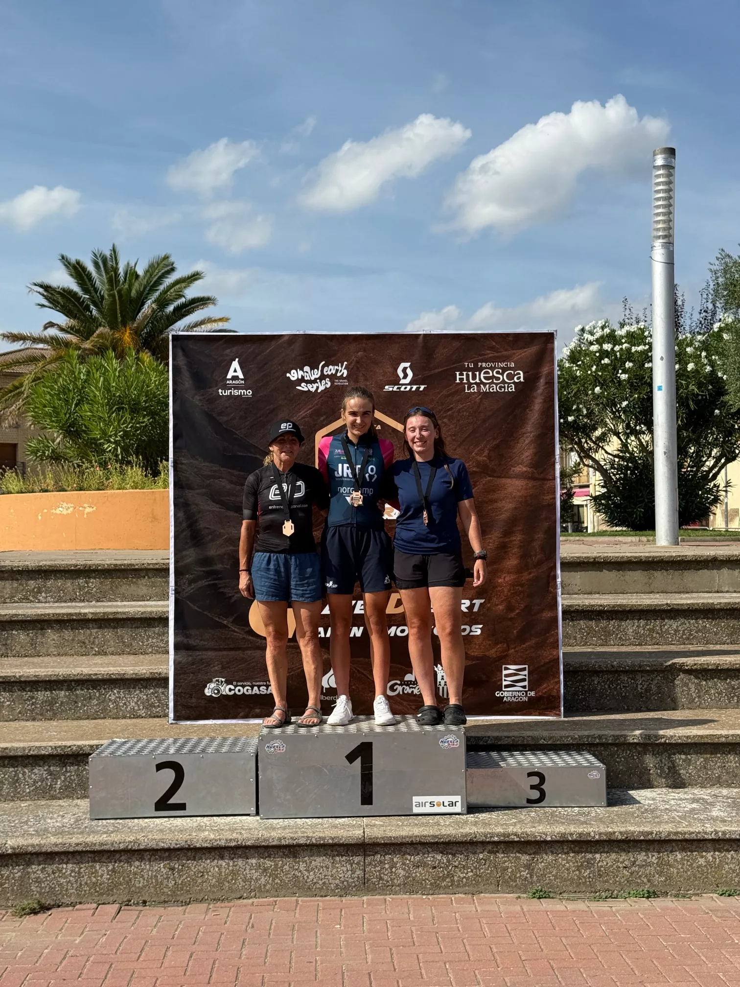 Podio de las gandoras de medio fondo femeninas