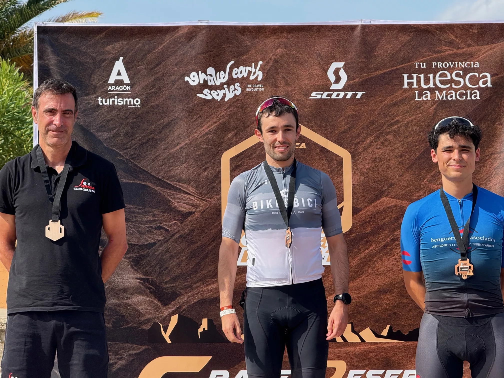 Podio de los ganadores de la medio fondo masculinos