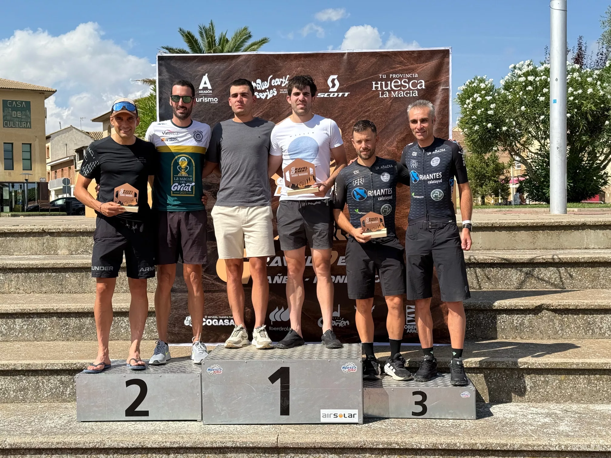 Podio de los ganadores de las parejas masculinas